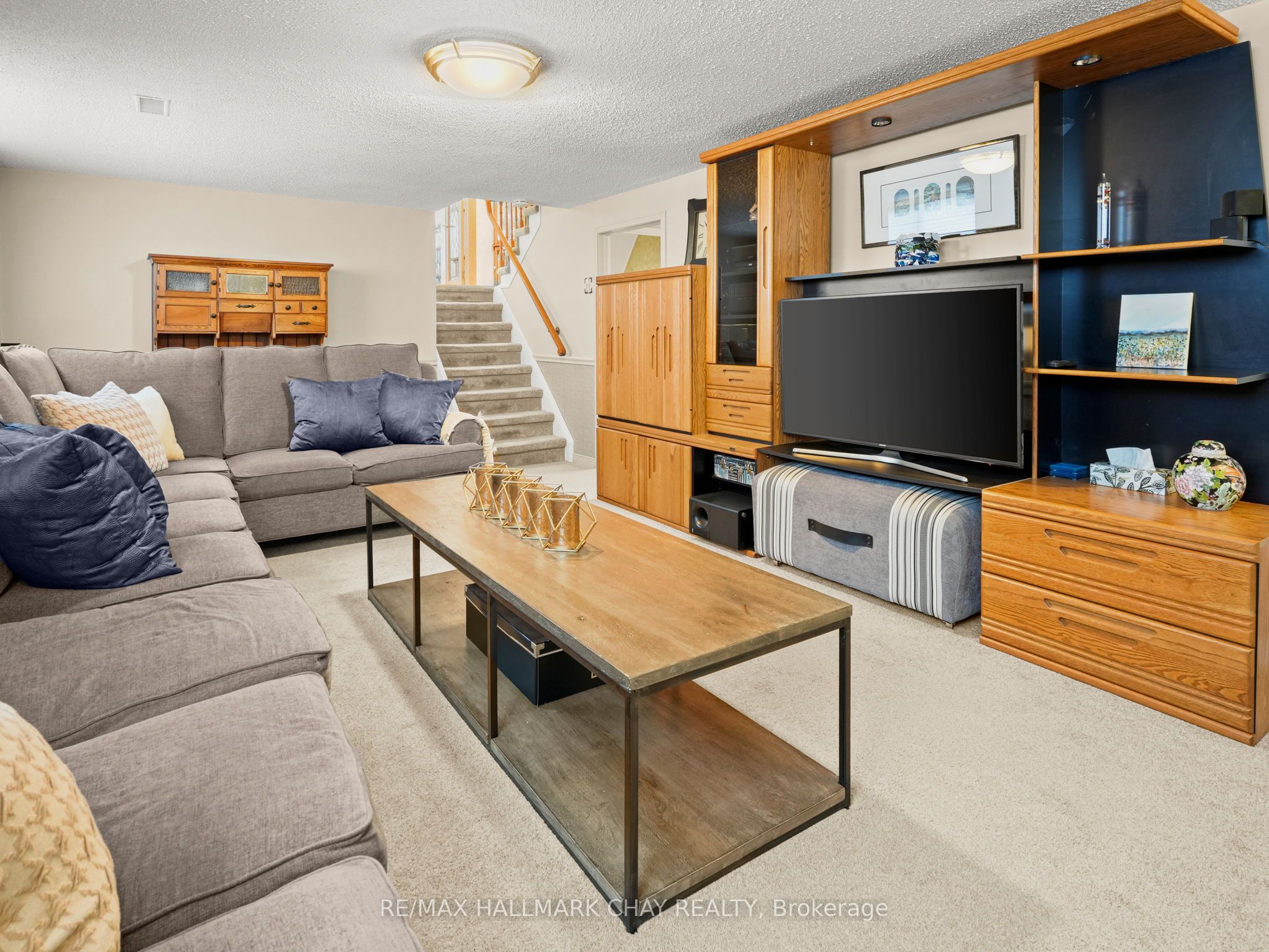 6815 4th Line Property Photo 27