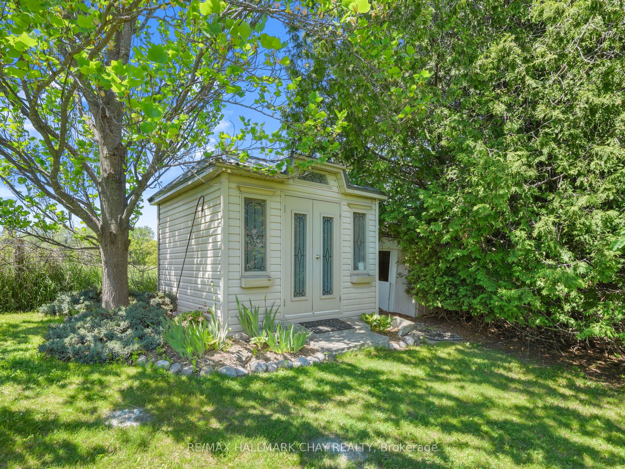 6815 4th Line Property Photo 43