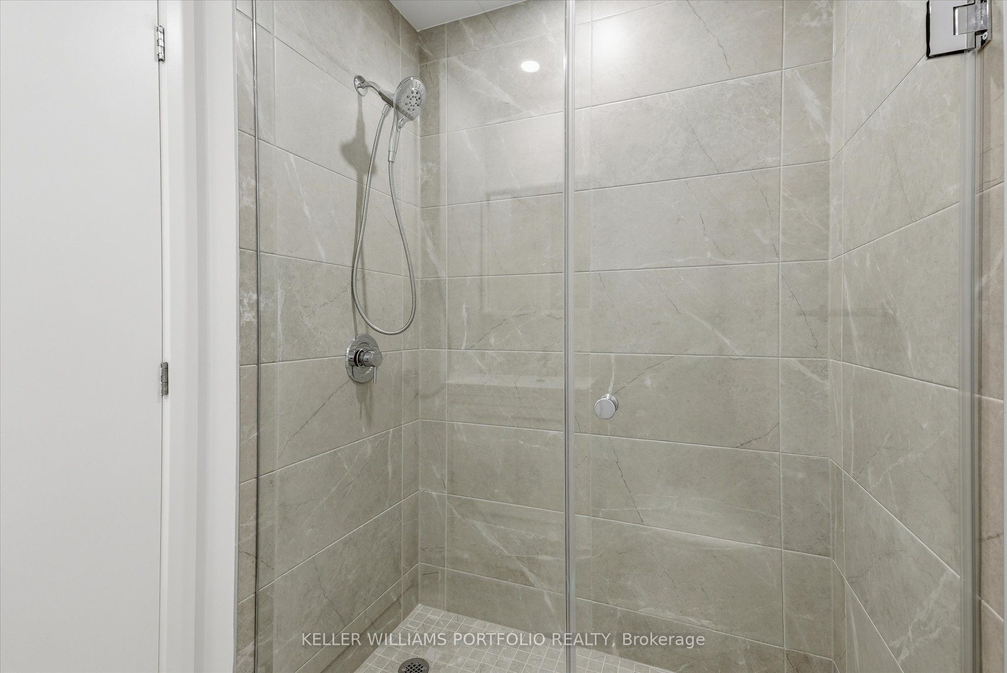 5 Meadowdale Road 210 Property Photo 18