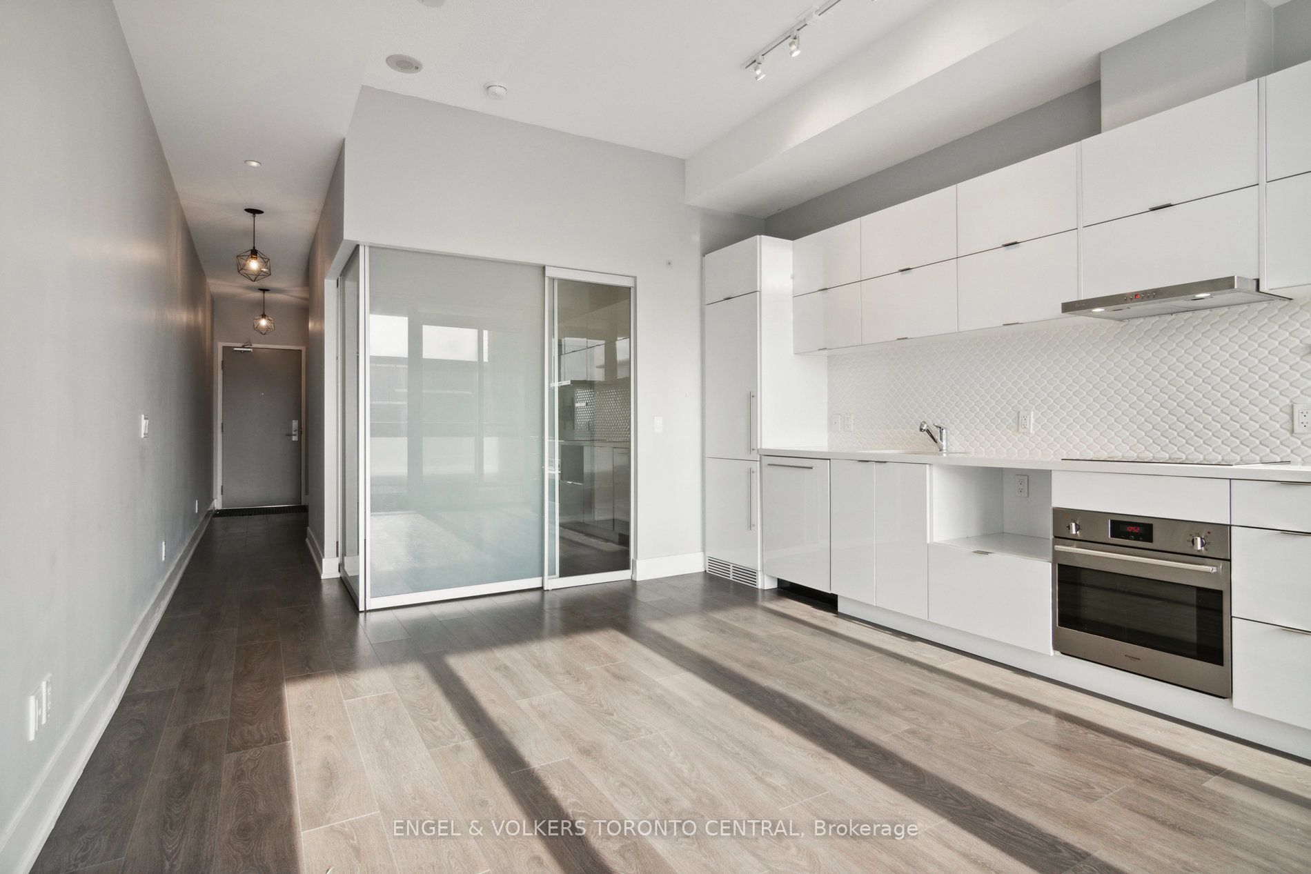 180 Enterprise Boulevard 401 Property Photo 6