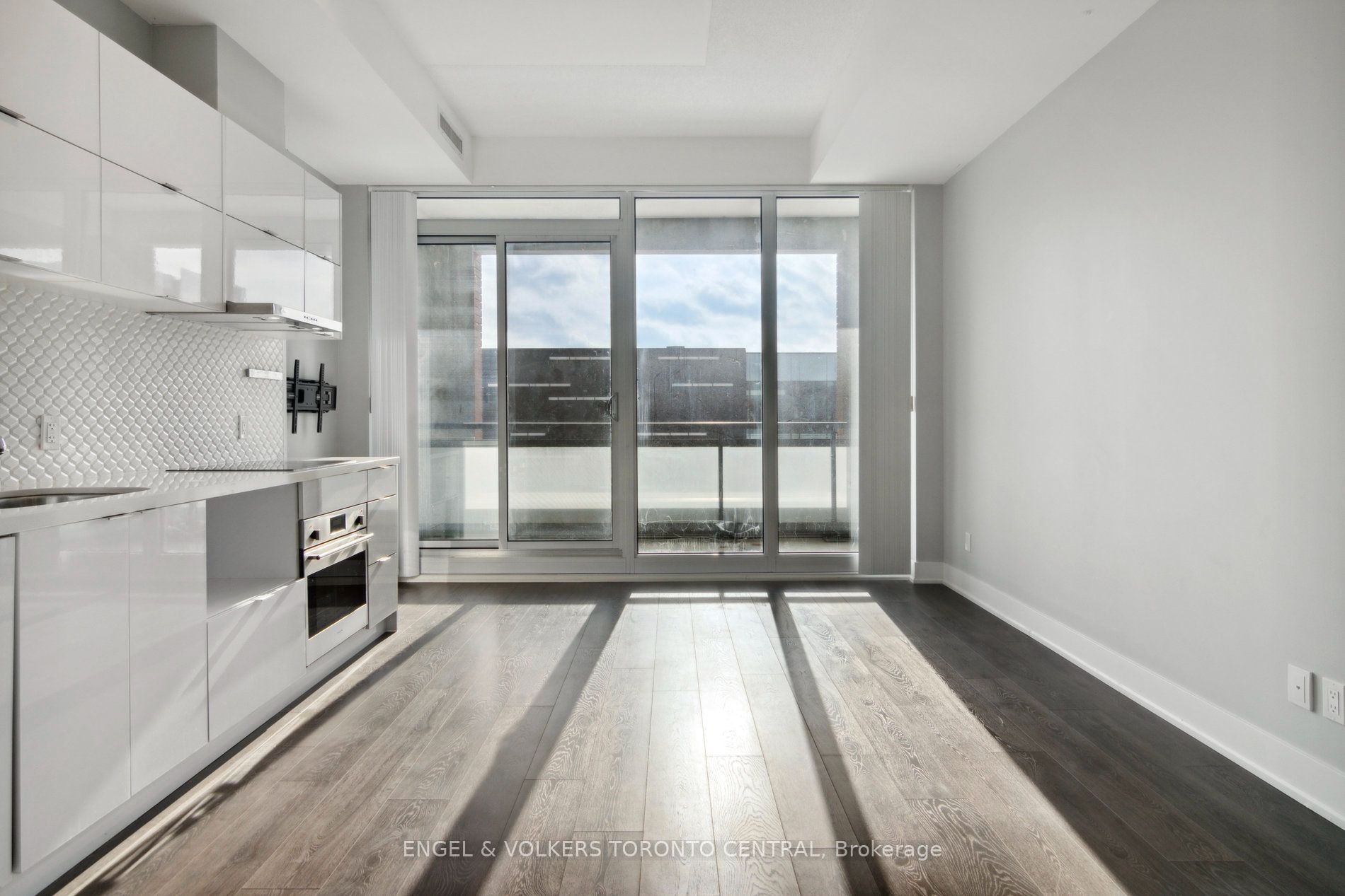 180 Enterprise Boulevard 401 Property Photo 16