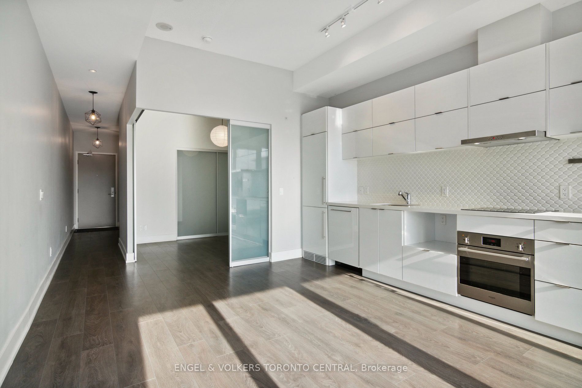 180 Enterprise Boulevard 401 Property Photo 17