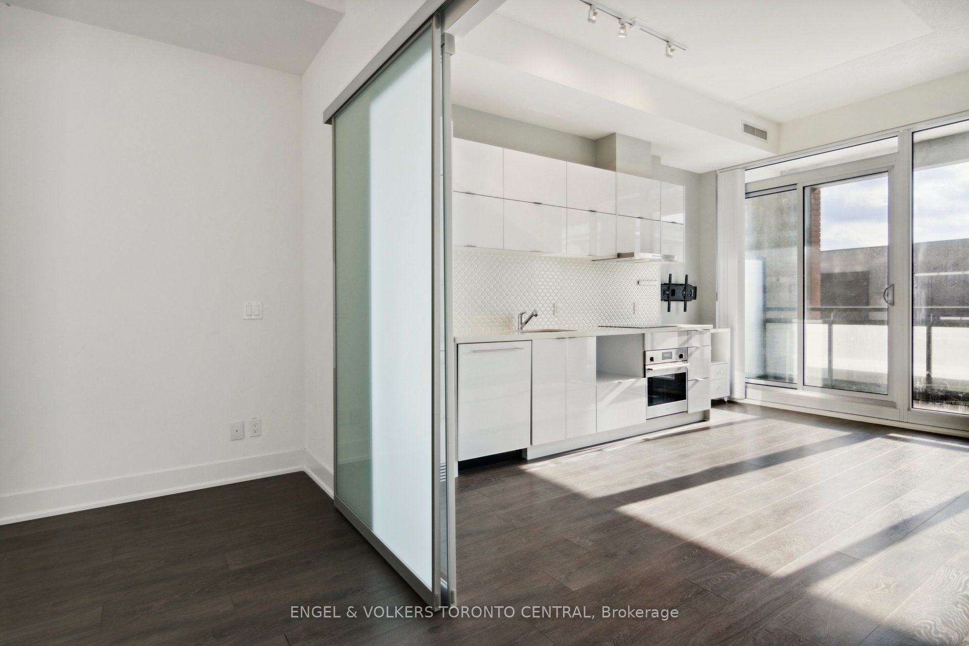 180 Enterprise Boulevard 401 Property Photo 21