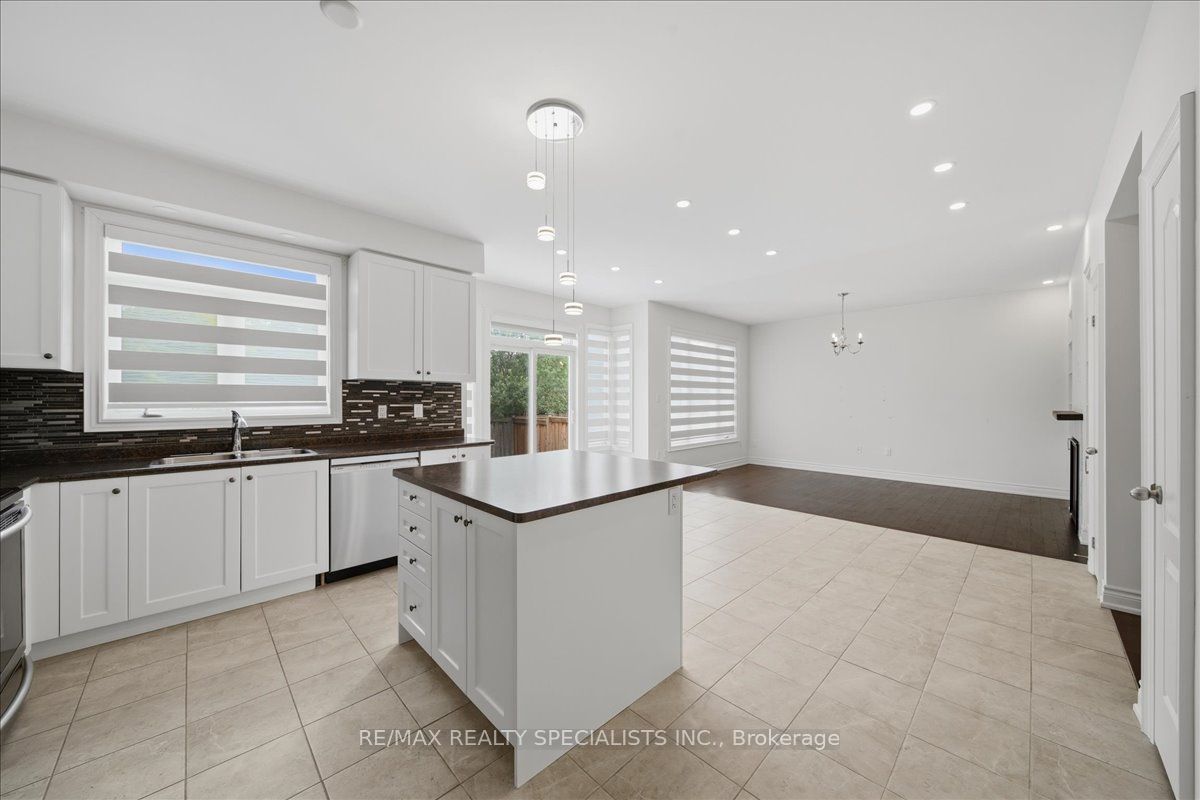 281 Blue Dasher Boulevard Property Photo 17