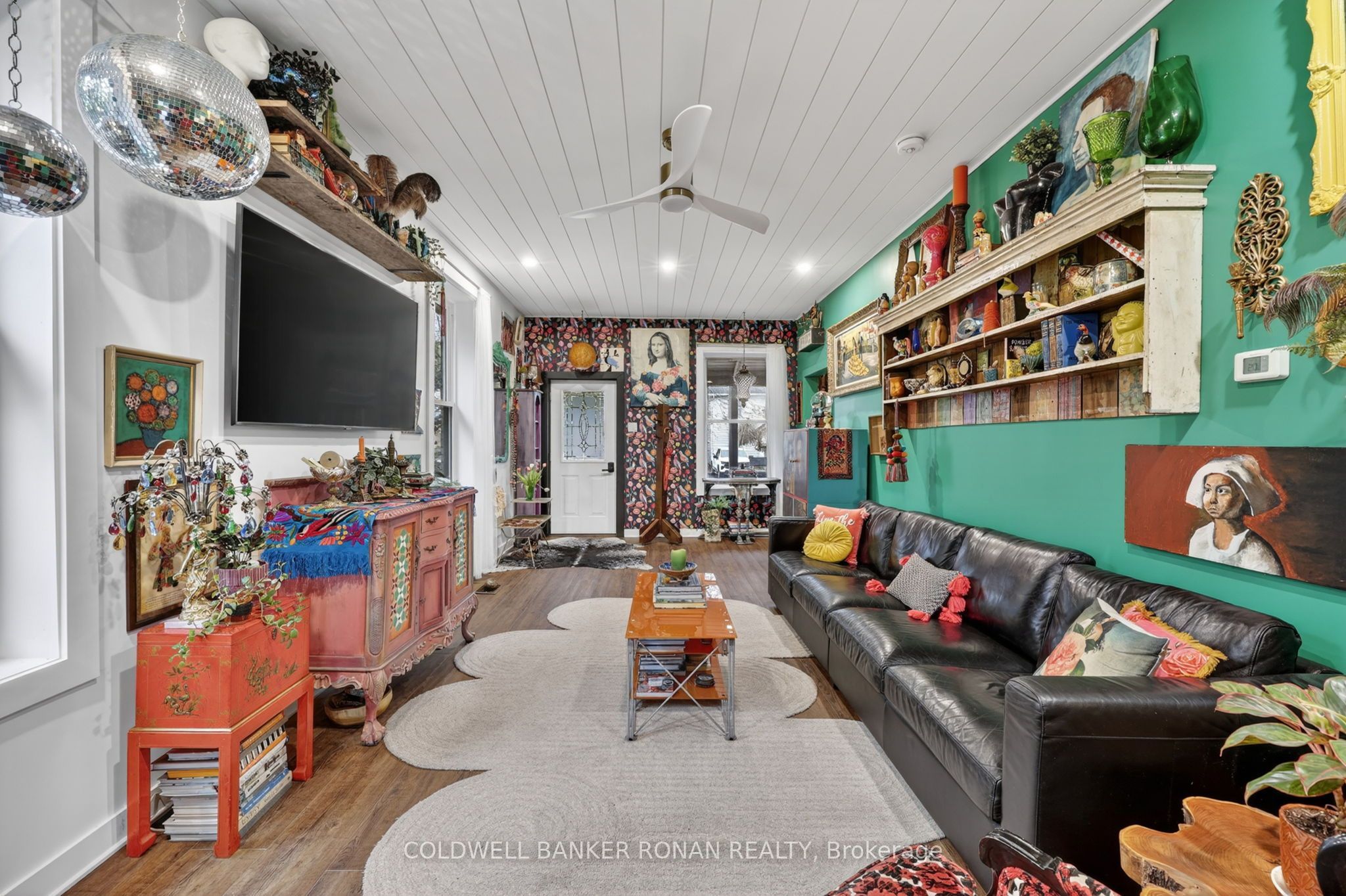 87 Wellington Street E Property Photo 4