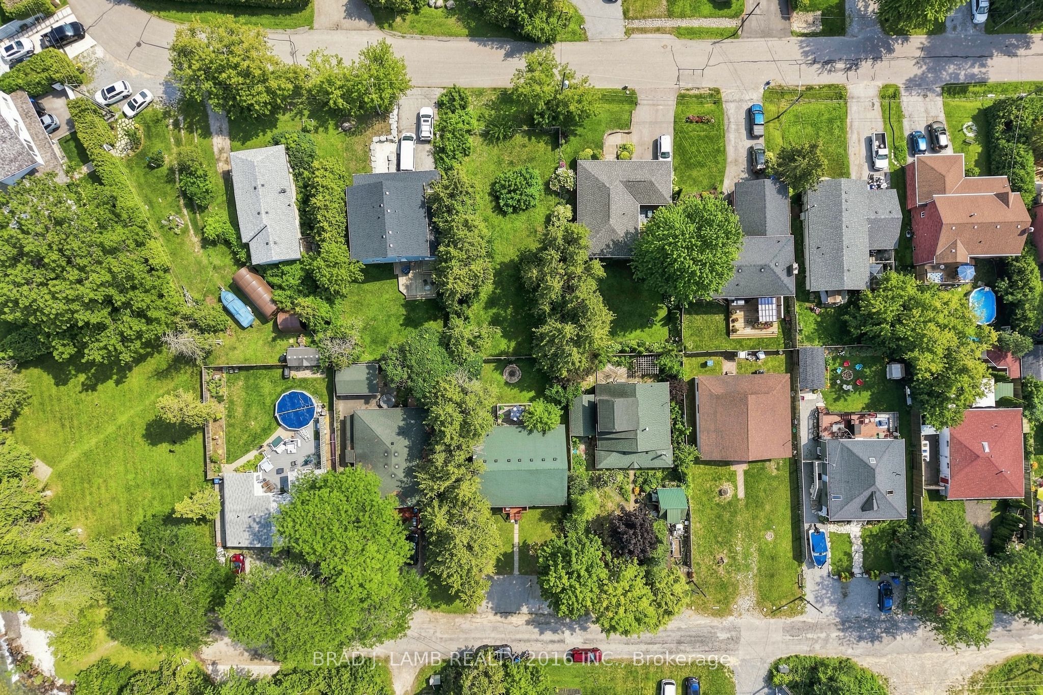 W/s Jackson Point Avenue W Property Photo 3