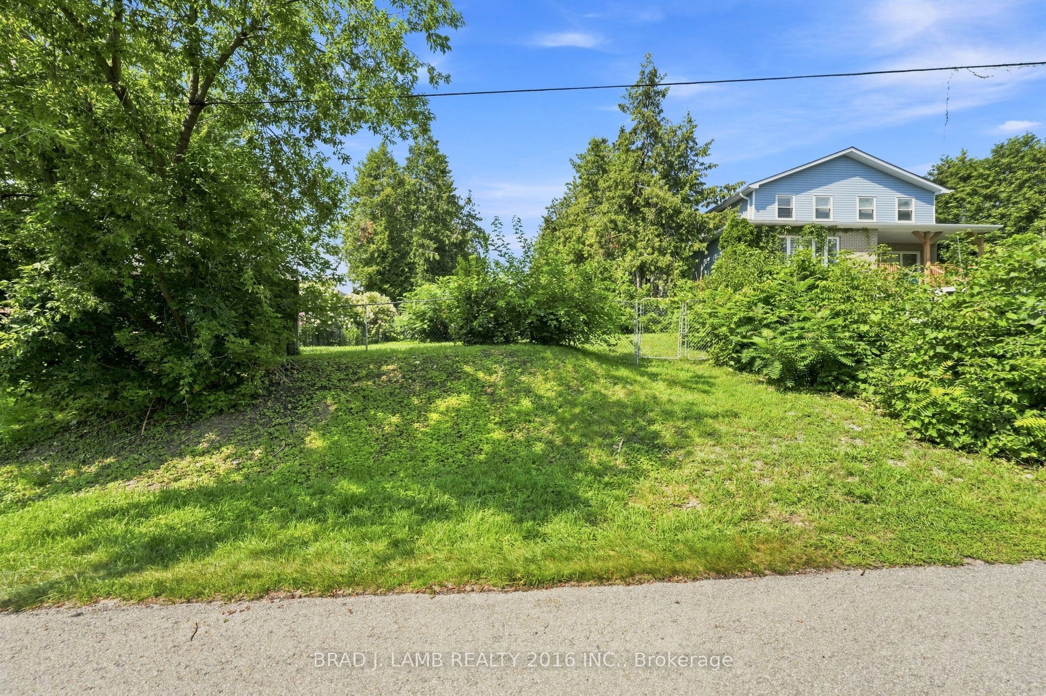 W/s Jackson Point Avenue W Property Photo 7