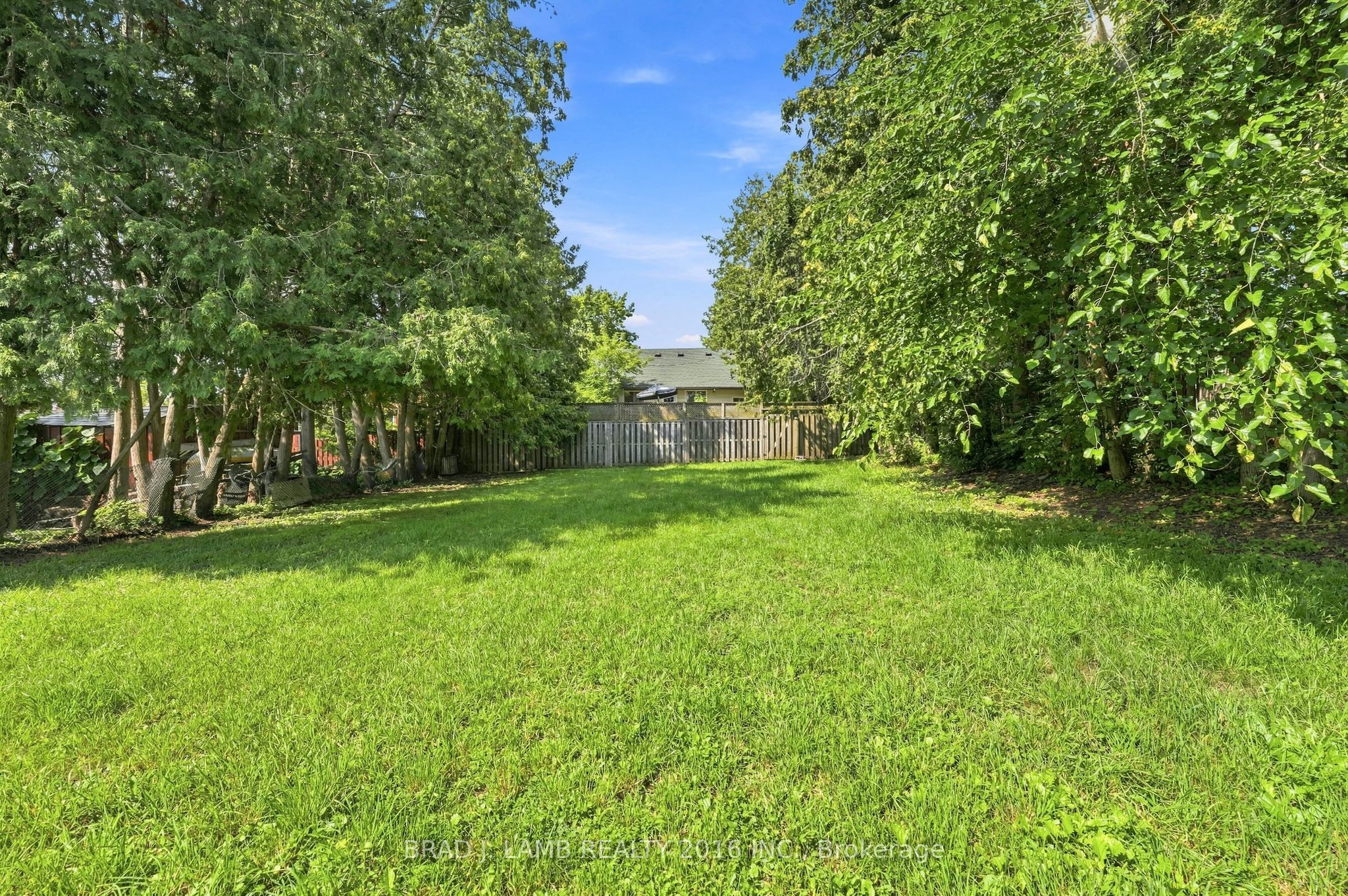 W/s Jackson Point Avenue W Property Photo 9