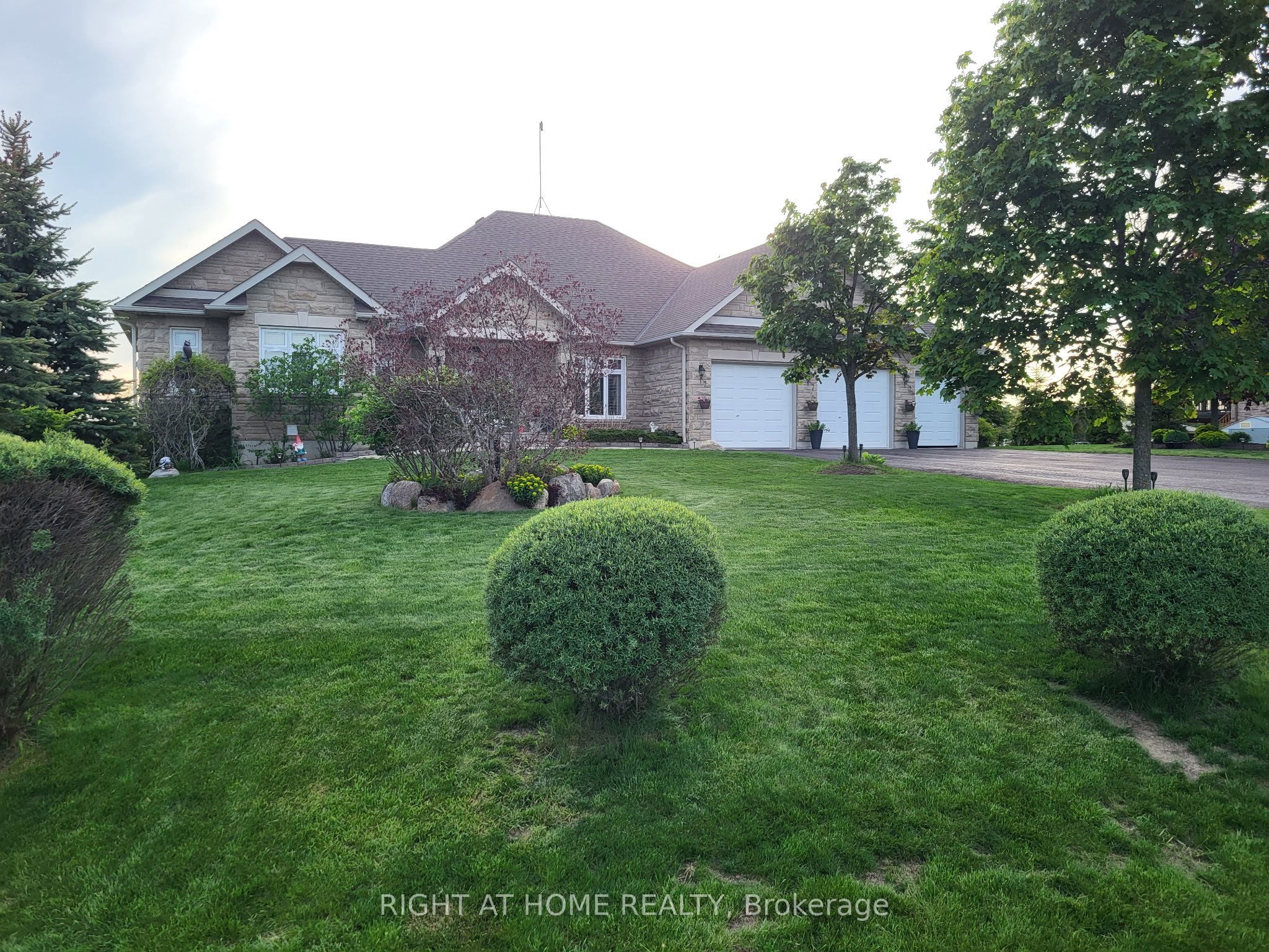 10 Brolley Crescent Property Photo 2