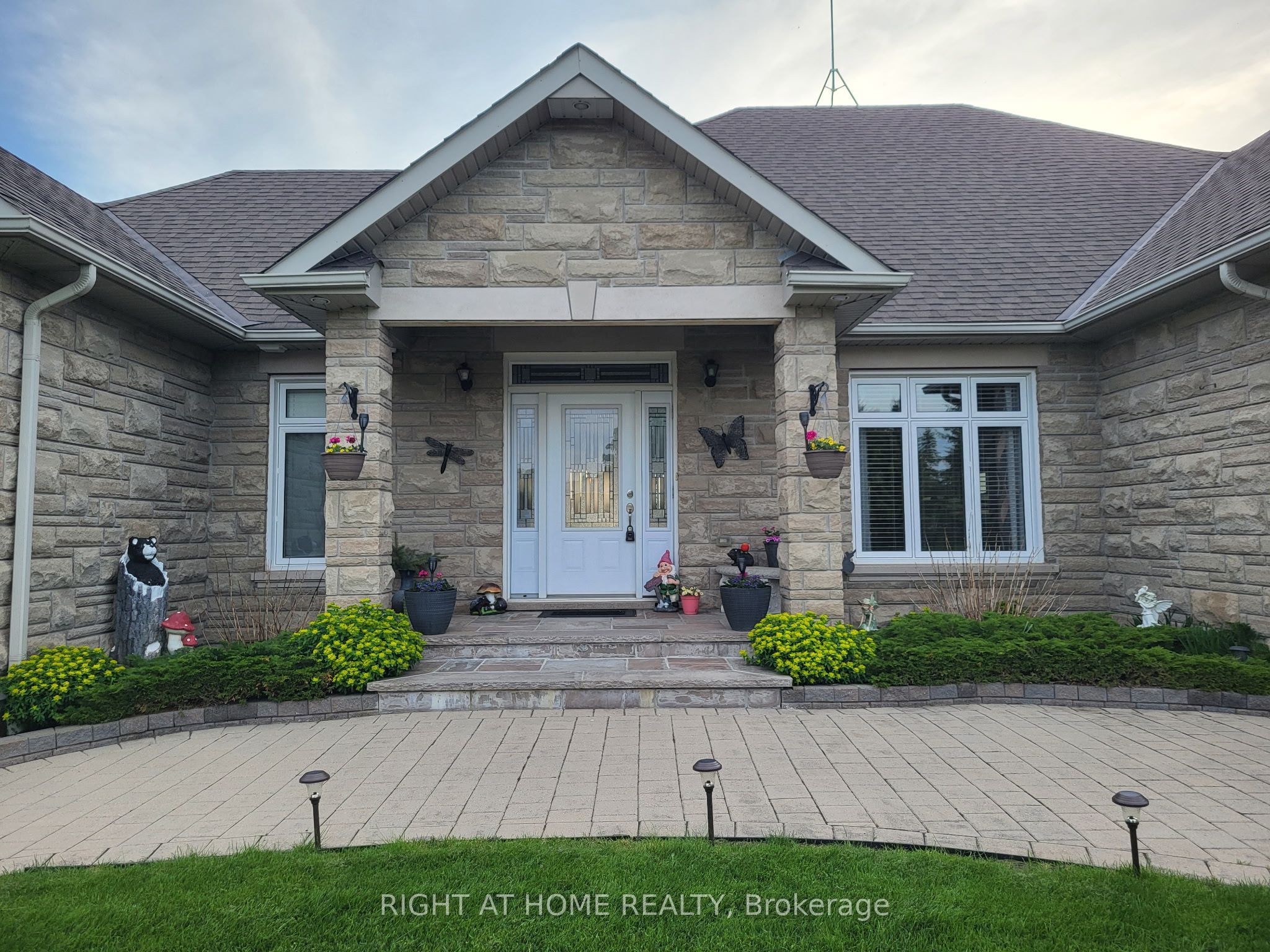 10 Brolley Crescent Property Photo 3