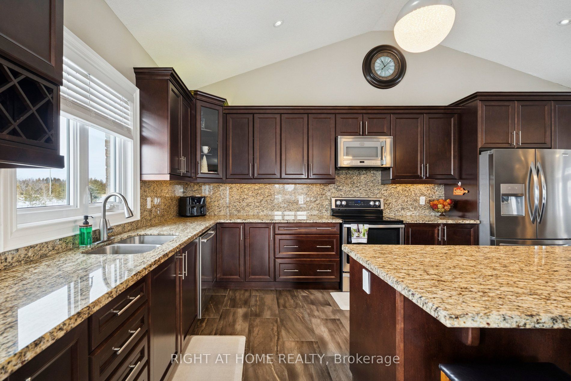 10 Brolley Crescent Property Photo 13