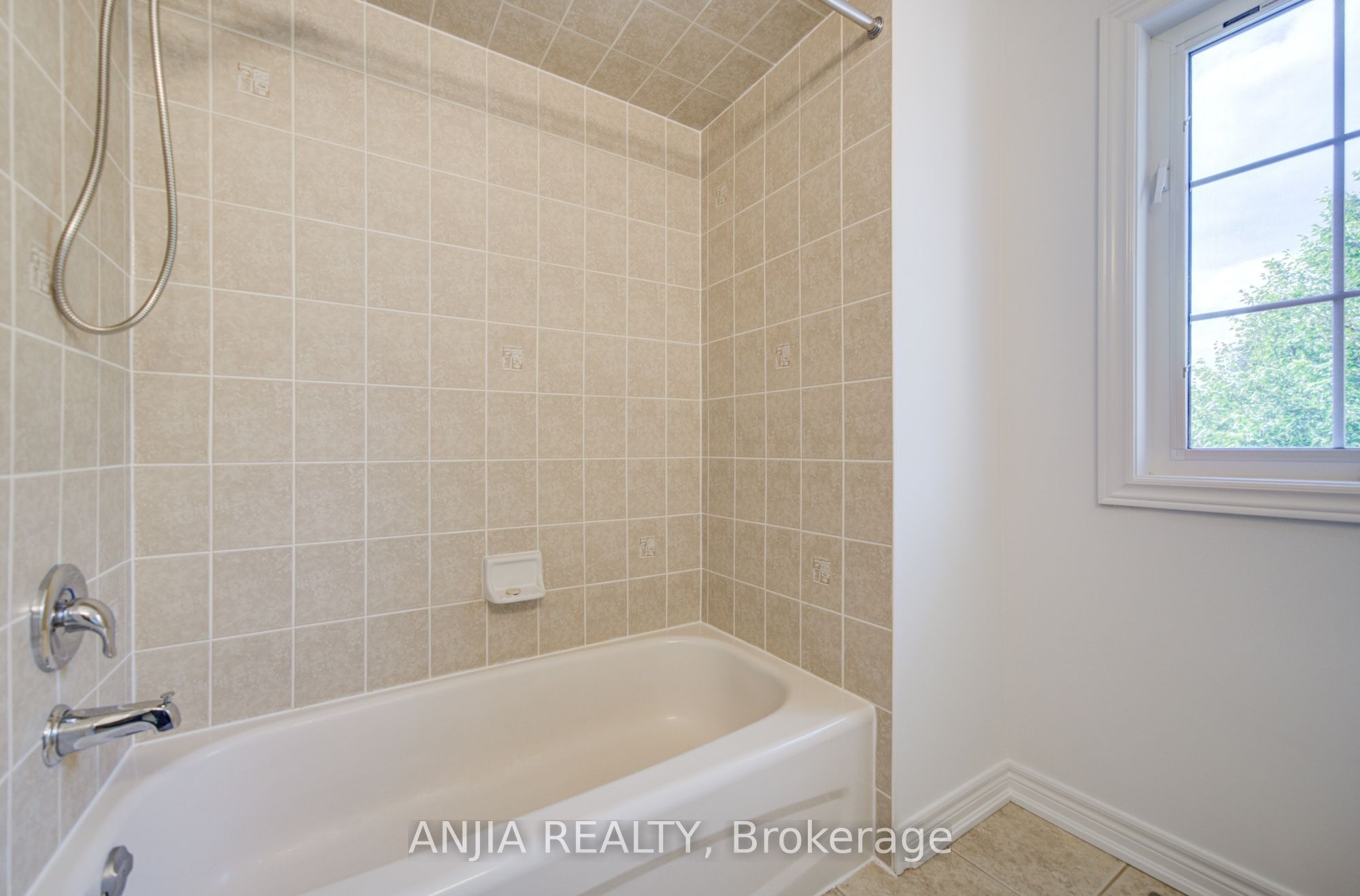 9 Mimosa Street Property Photo 33