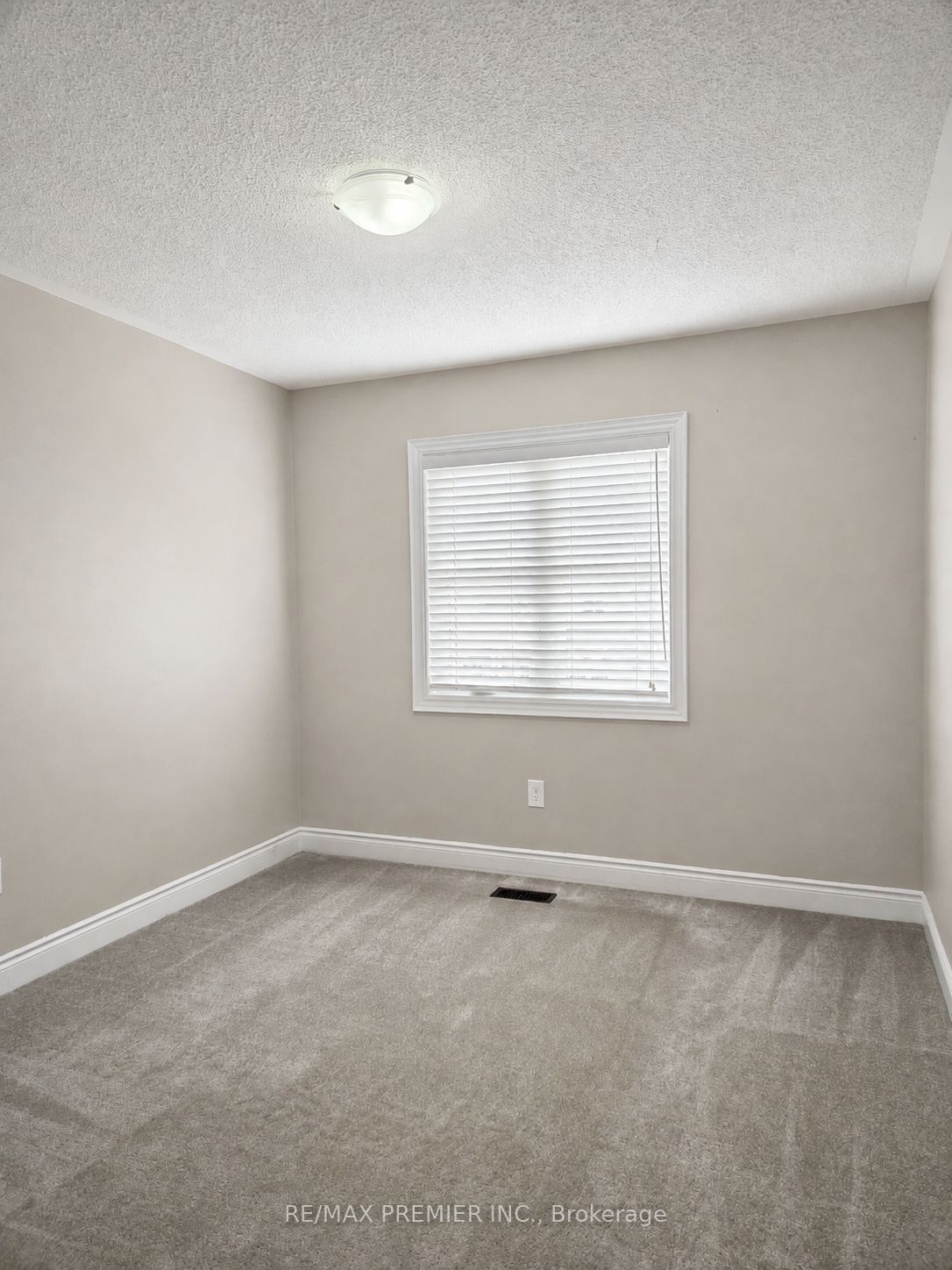 34 Arnold Crescent Property Photo 11