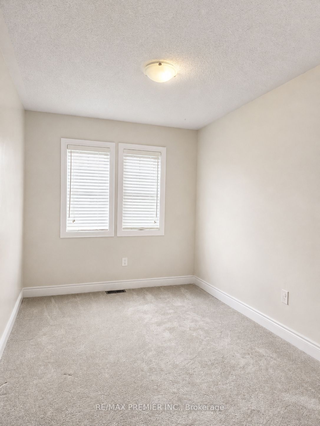 34 Arnold Crescent Property Photo 13