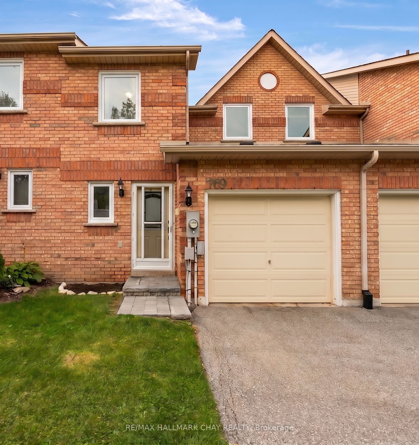 769 Playter Crescent Property Photo 1