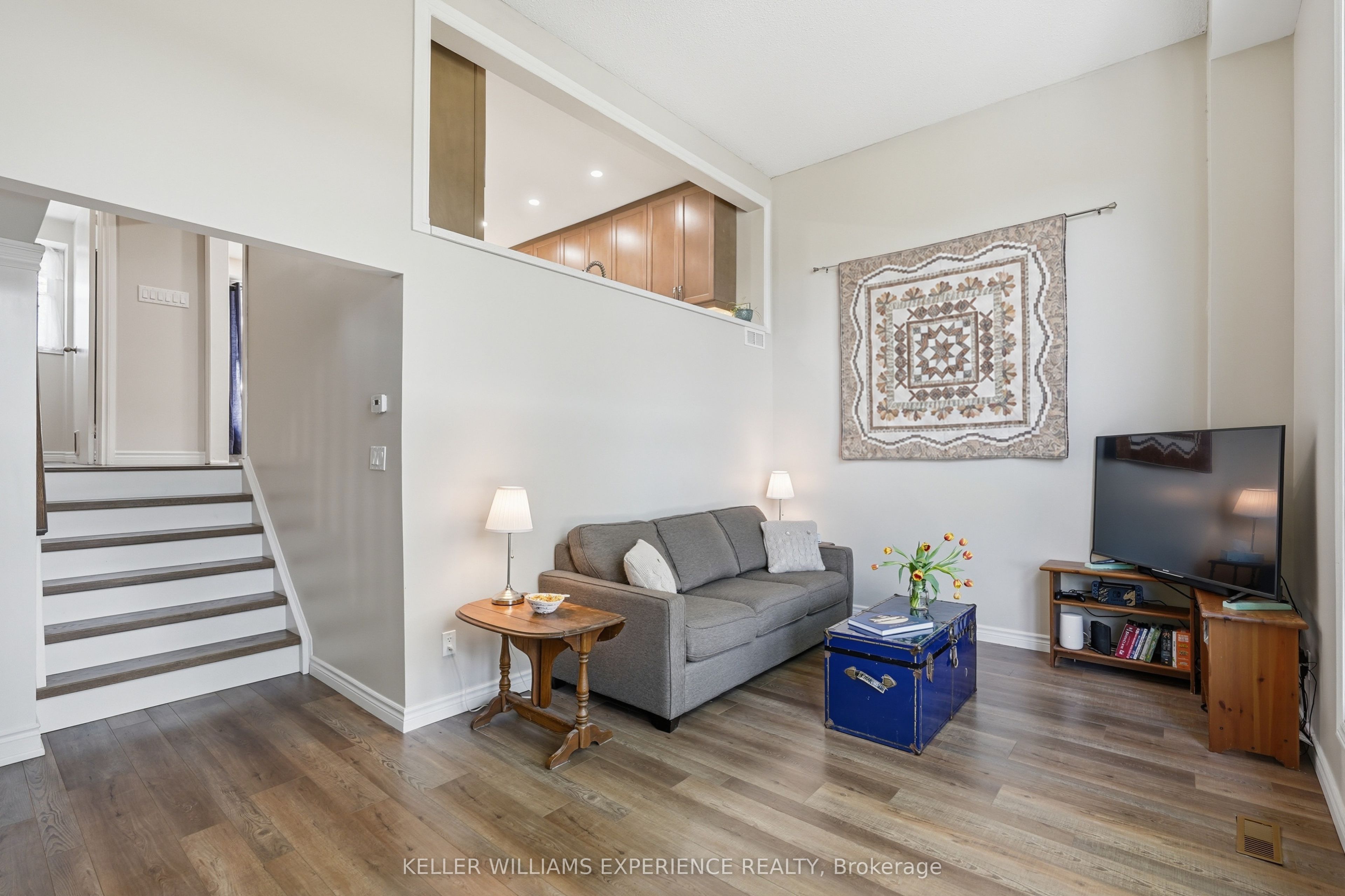 246 Tupper Boulevard 8 Property Photo 2