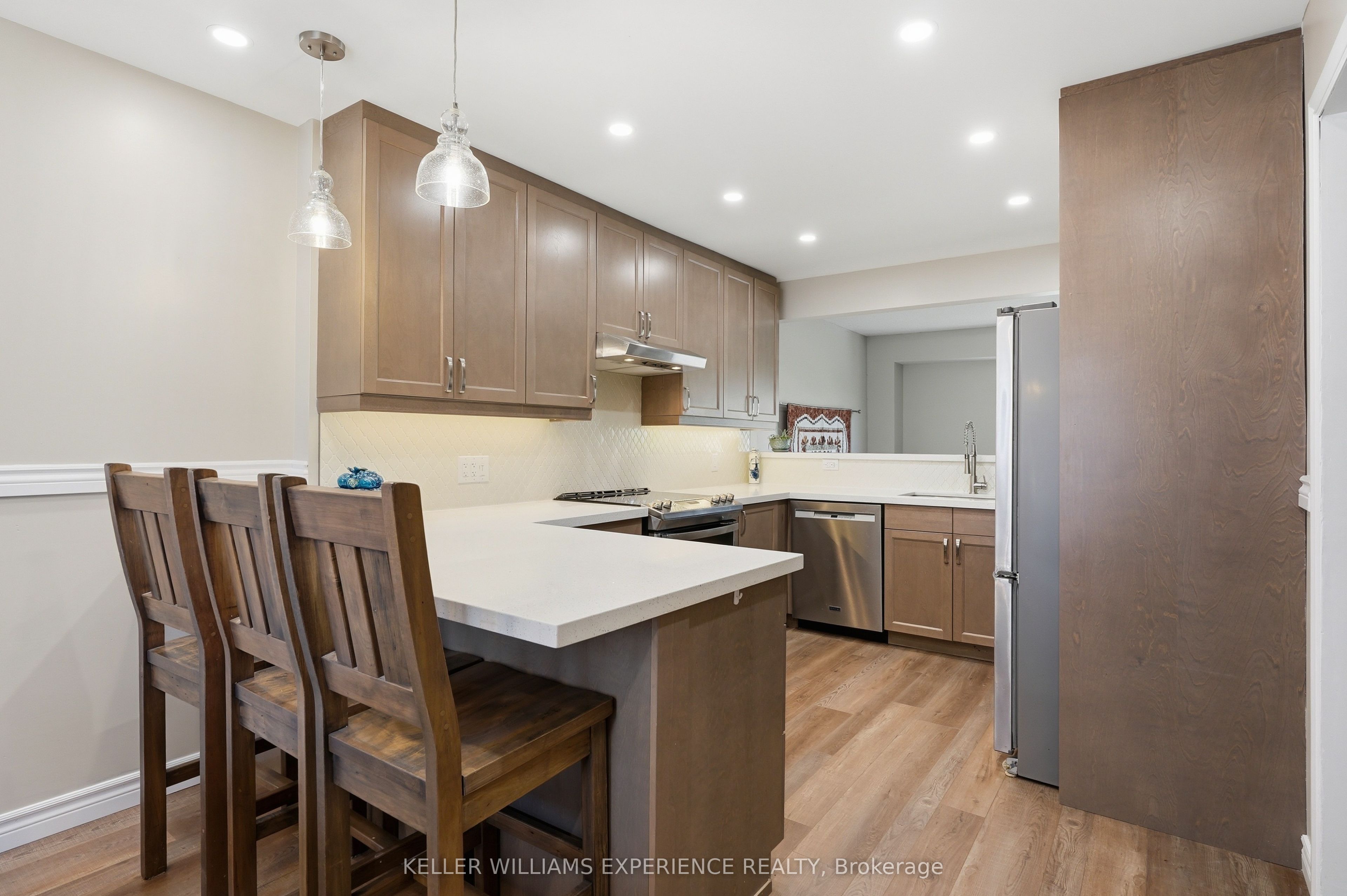 246 Tupper Boulevard 8 Property Photo 12