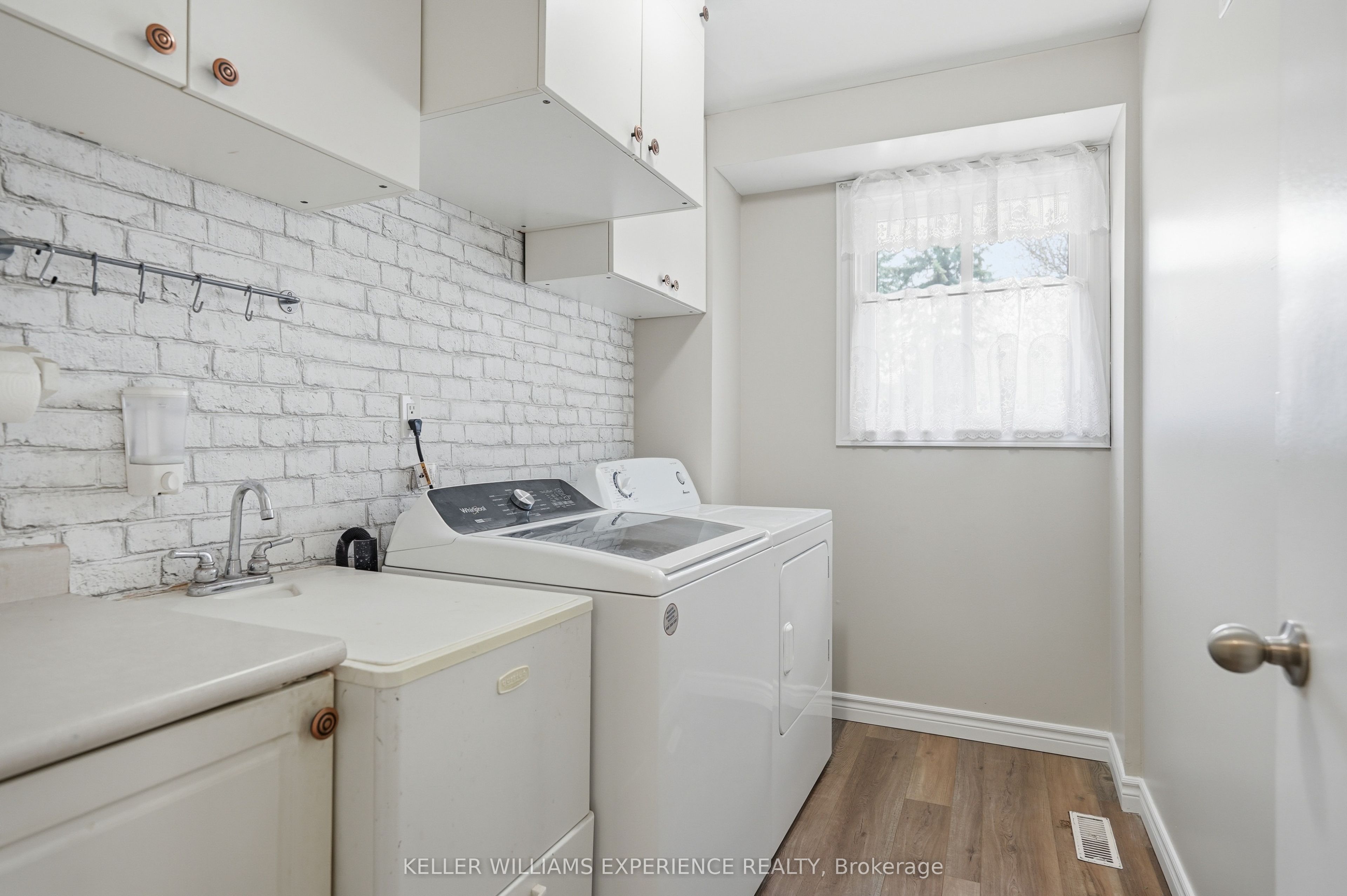 246 Tupper Boulevard 8 Property Photo 16