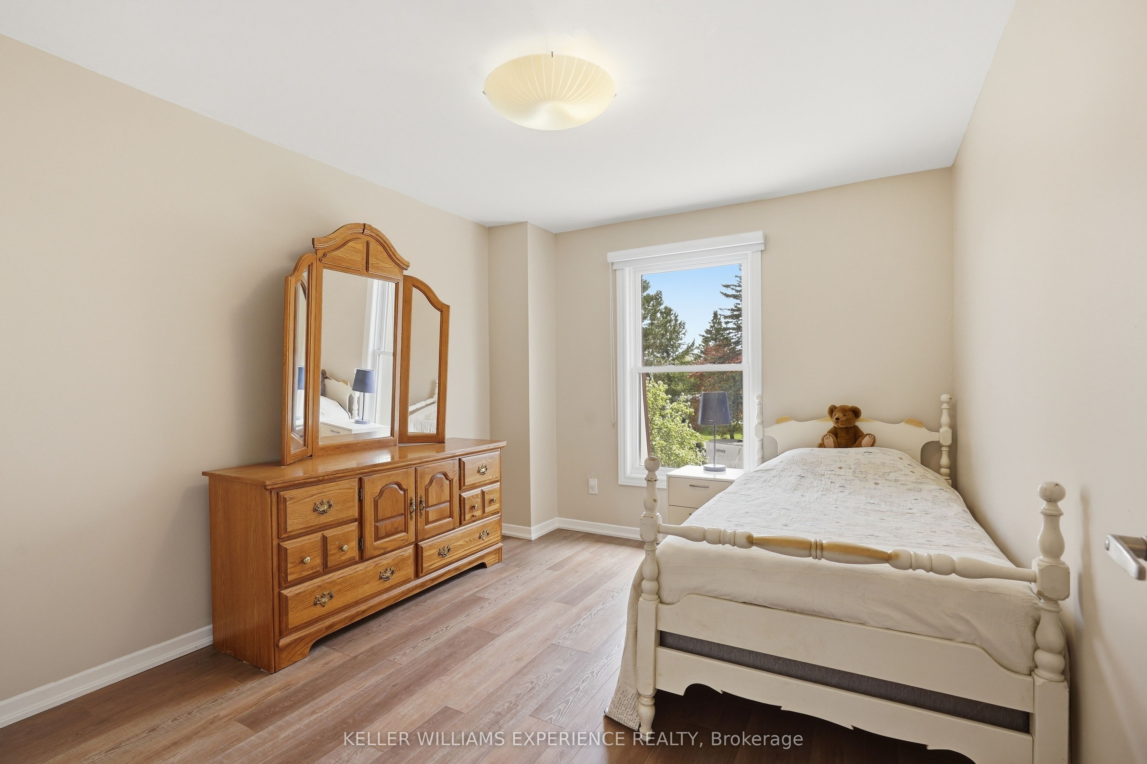 246 Tupper Boulevard 8 Property Photo 23