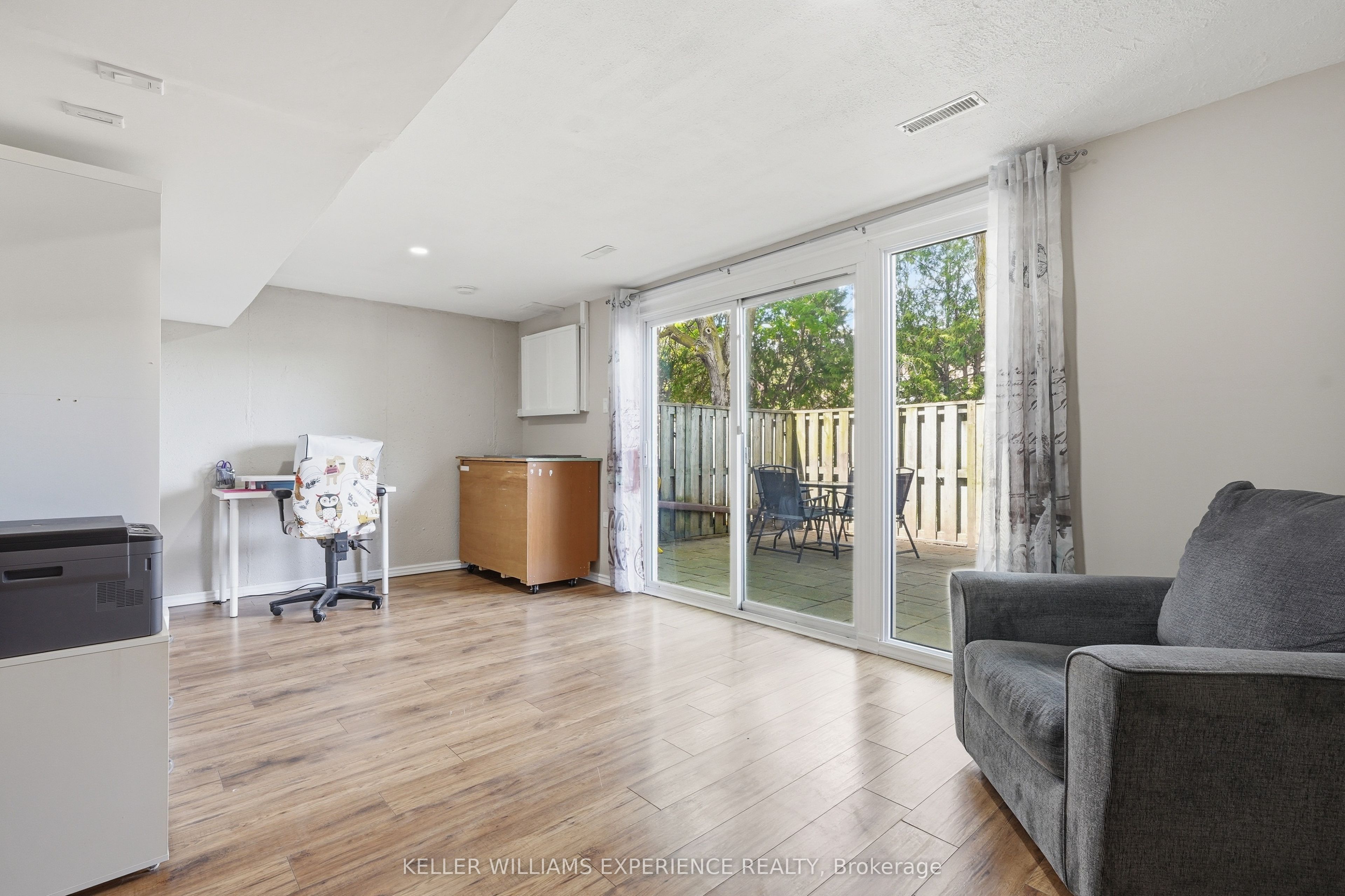 246 Tupper Boulevard 8 Property Photo 27