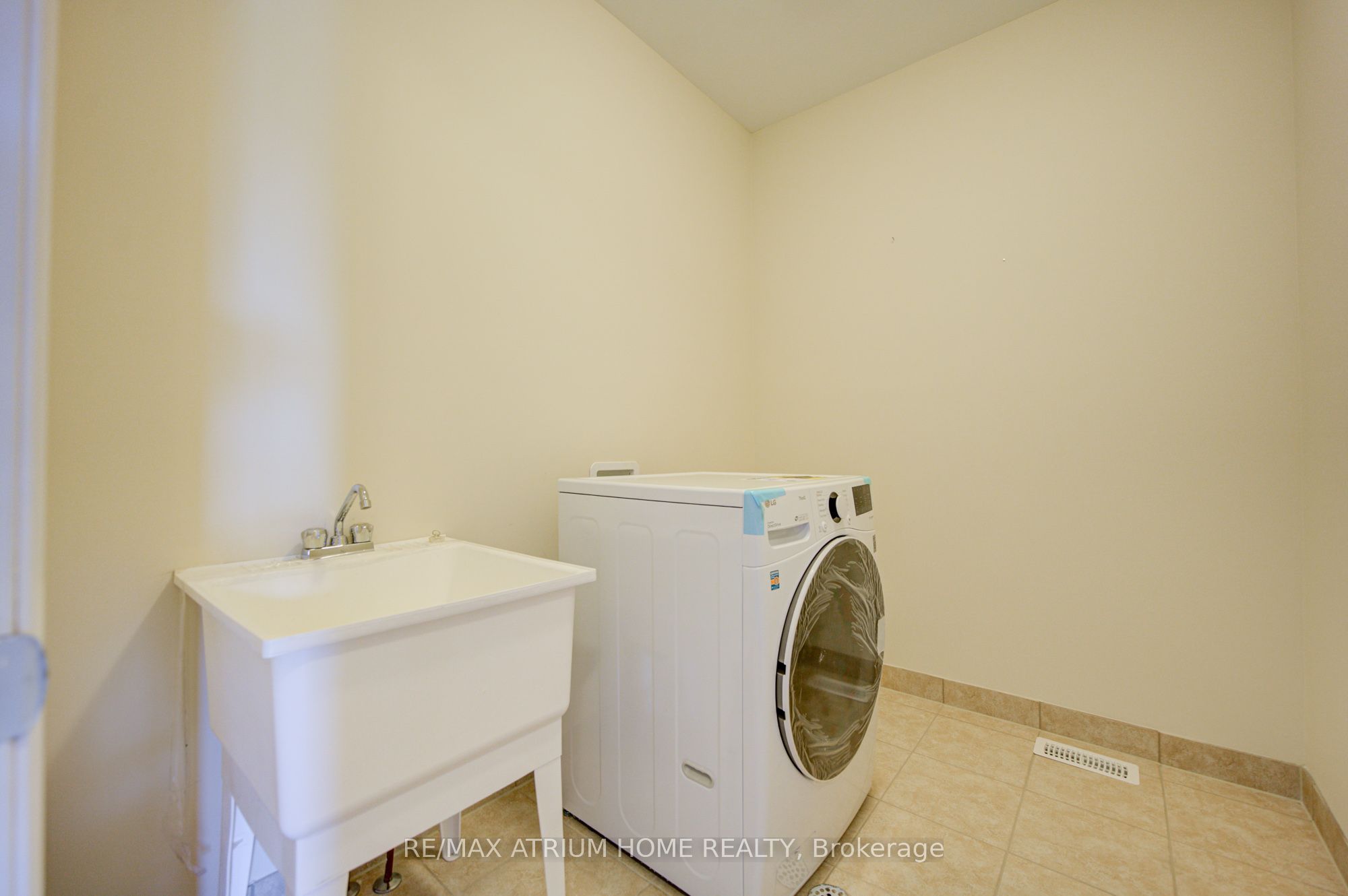 396 Thomas Phillips Drive Property Photo 38