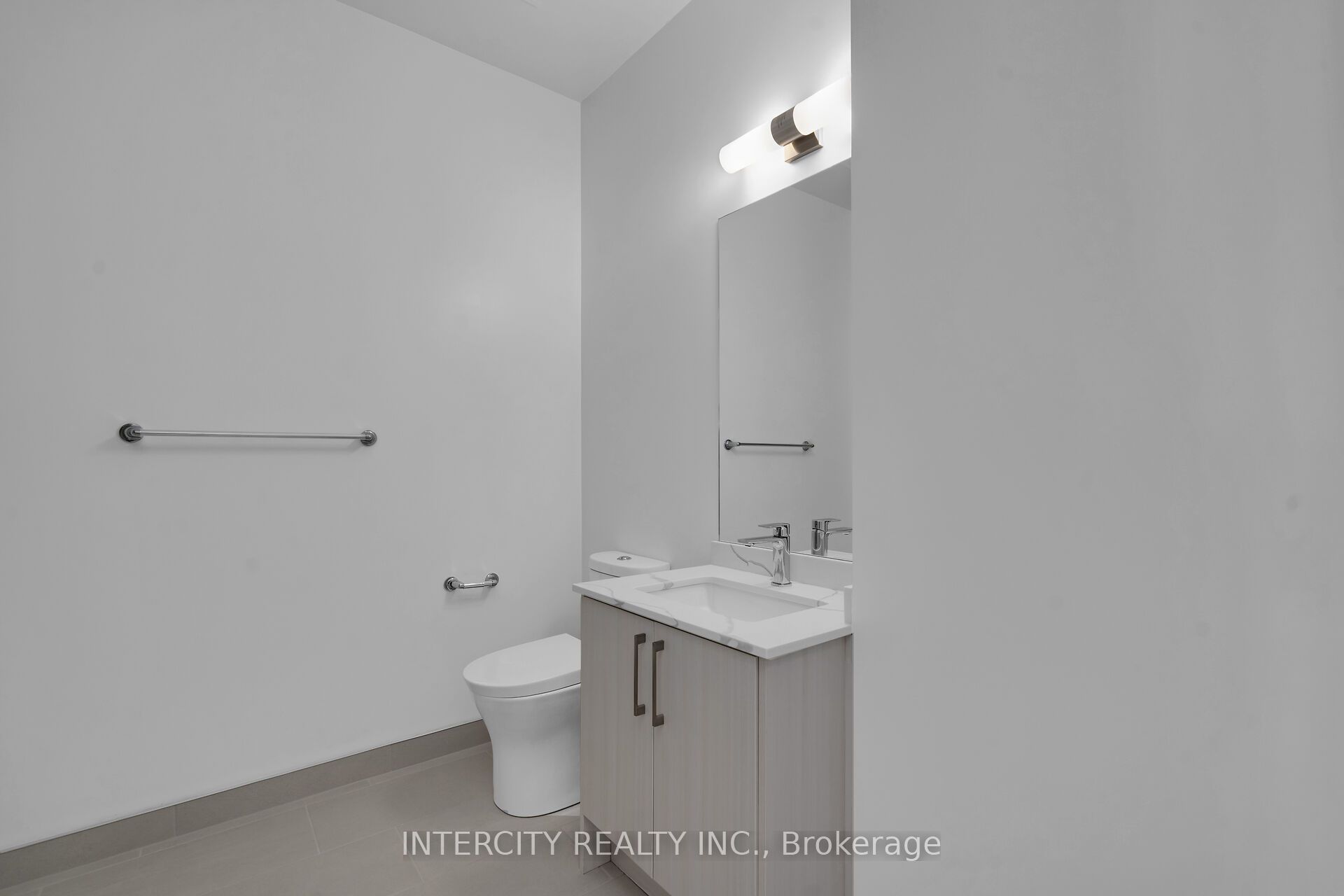 2075 King Road 110 Property Photo 21