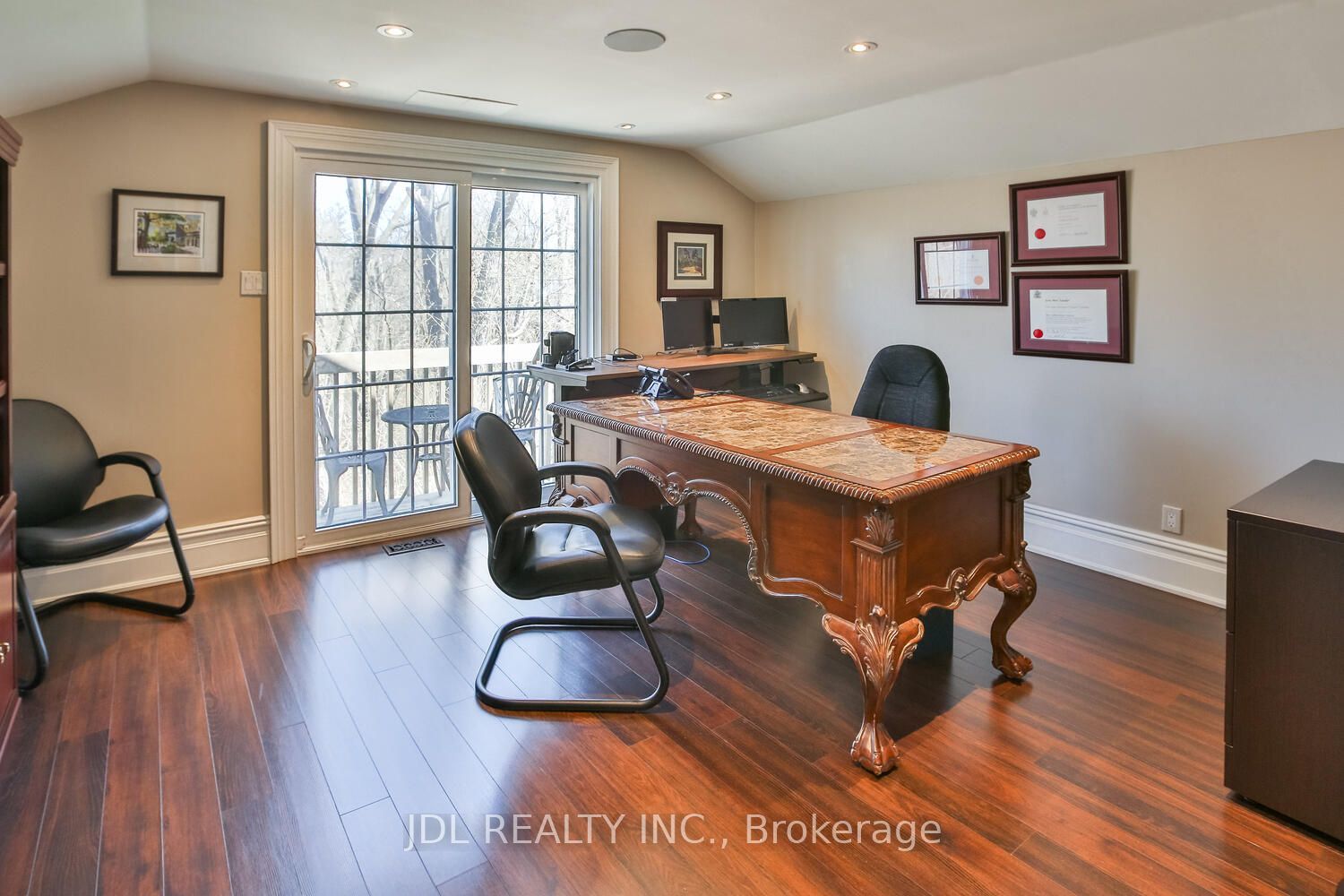 145 Main Street N Property Photo 45