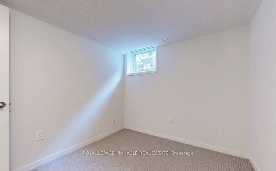 151 Honeycrisp Crescent Th177 Property Photo 10