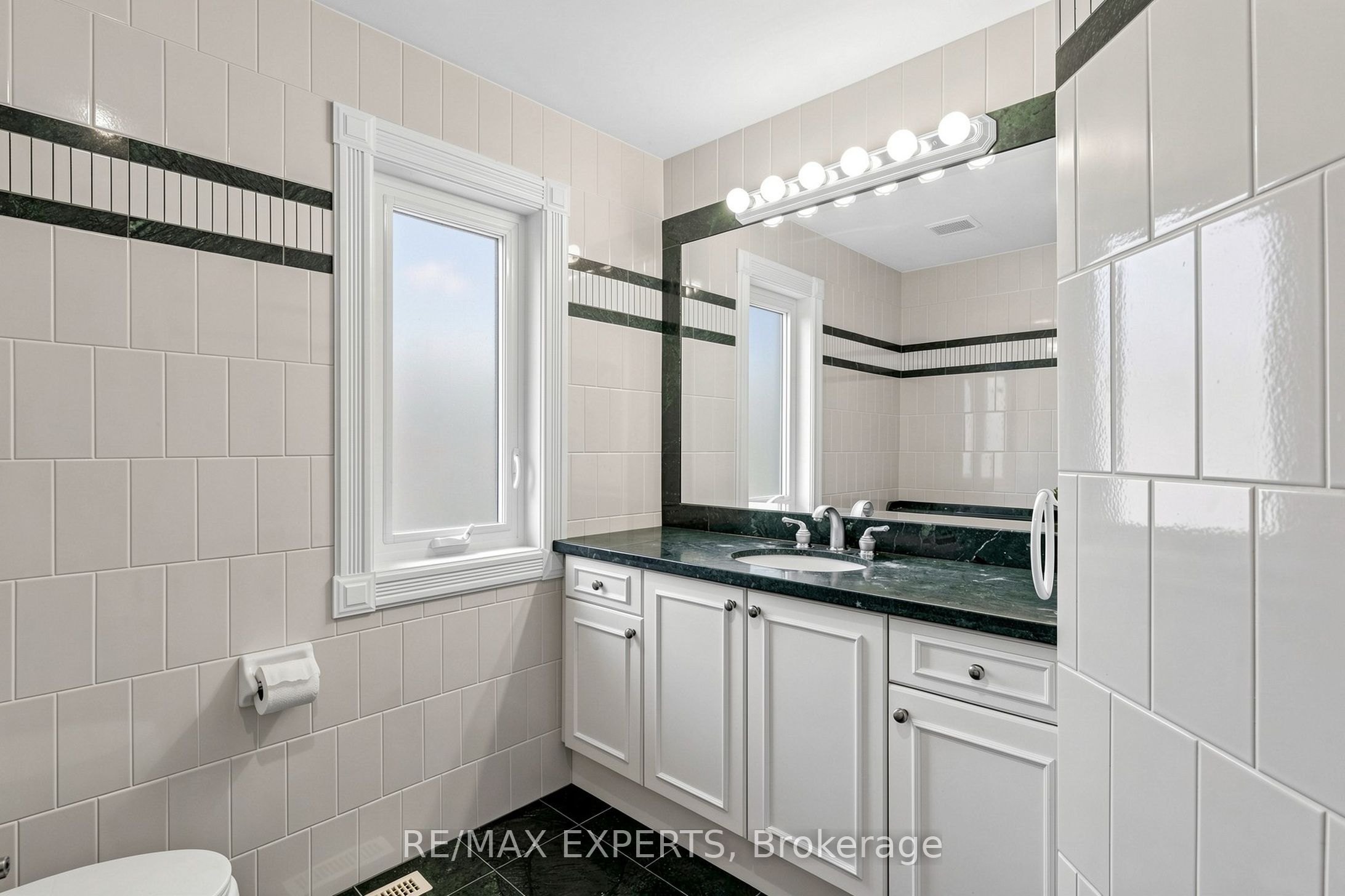 64 Humberwood Gate Property Photo 39