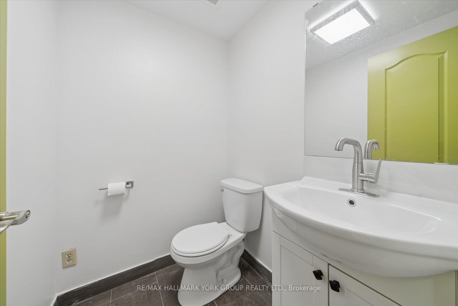 360 Osborne Street B Property Photo 14
