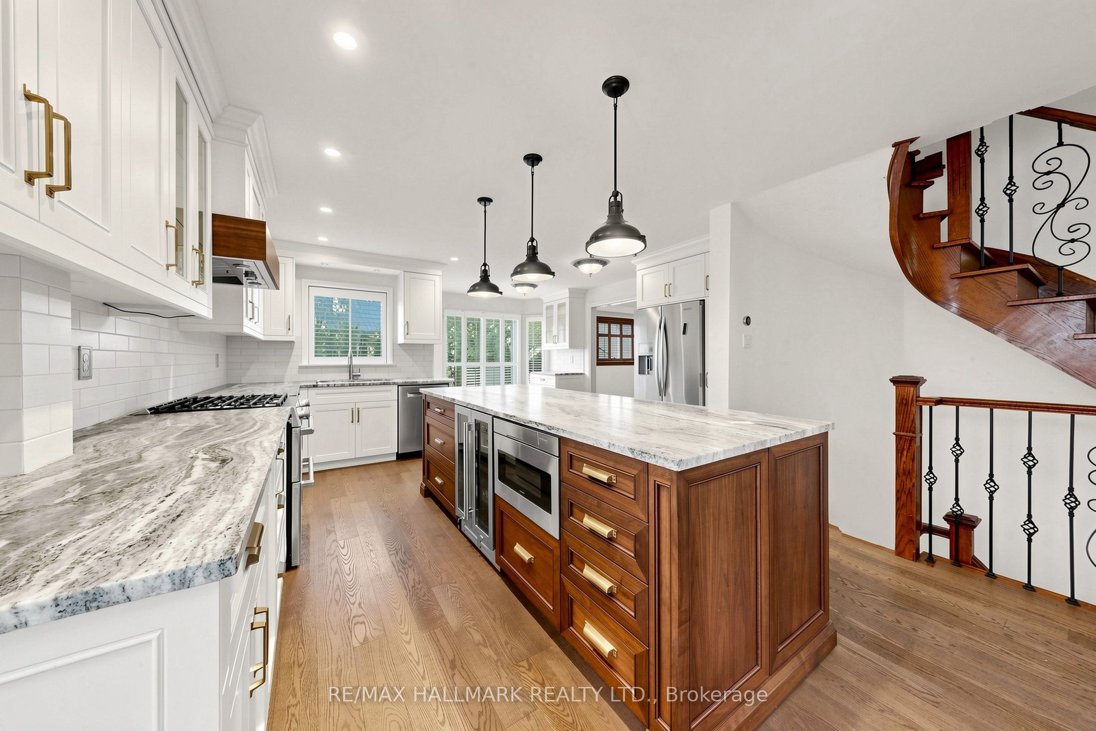 145 Old Surrey Lane Property Photo 6