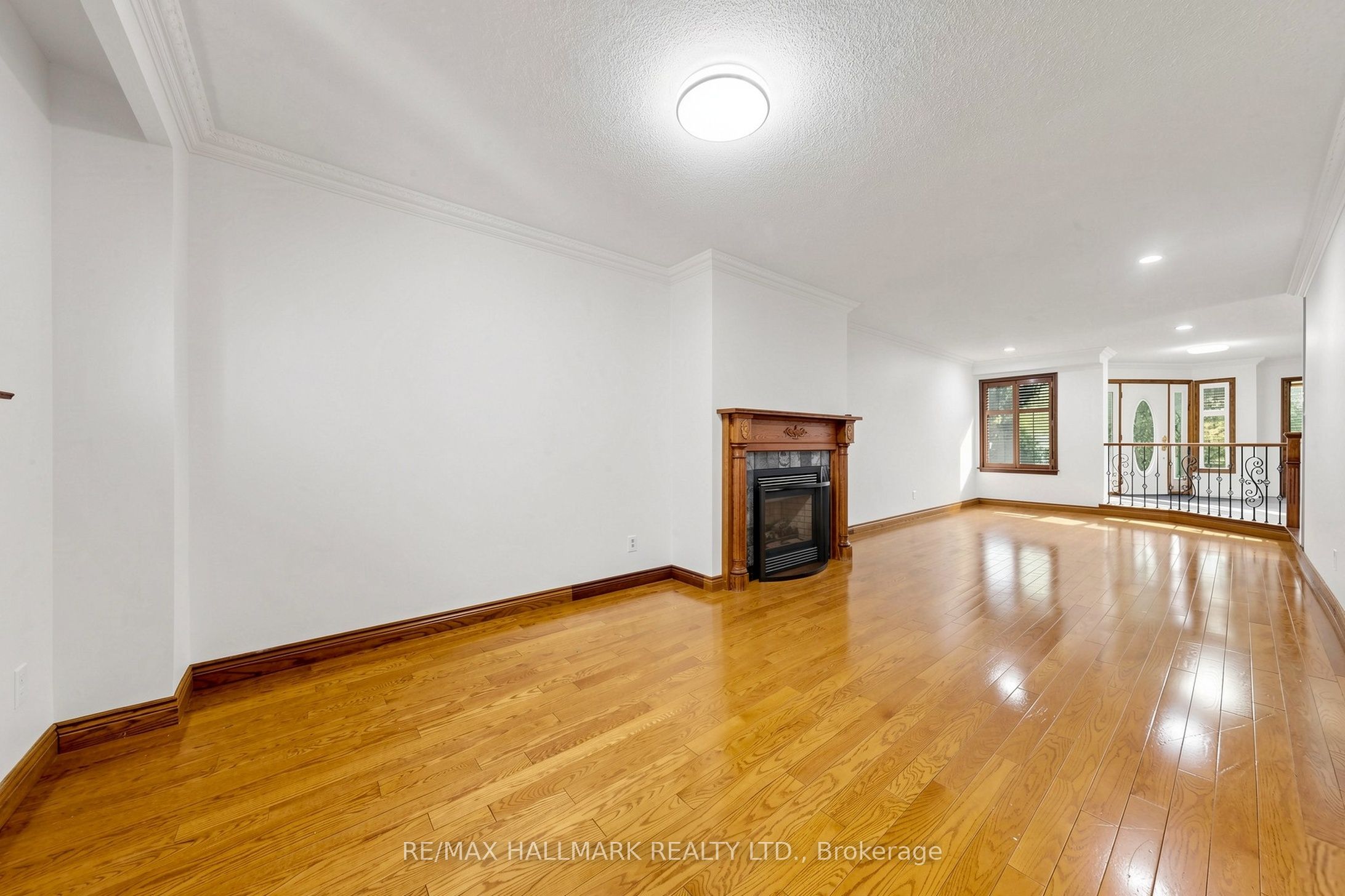 145 Old Surrey Lane Property Photo 8
