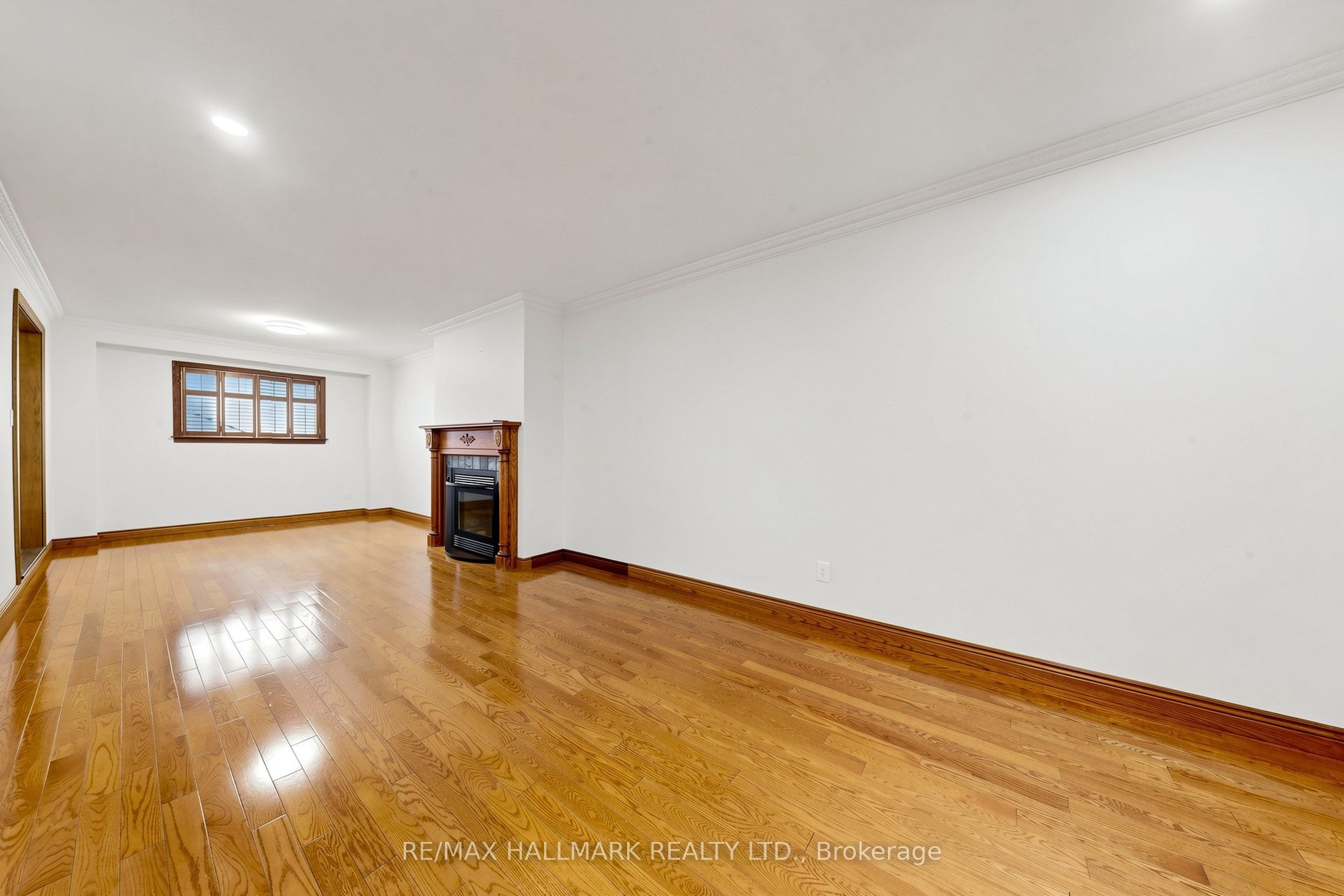 145 Old Surrey Lane Property Photo 10