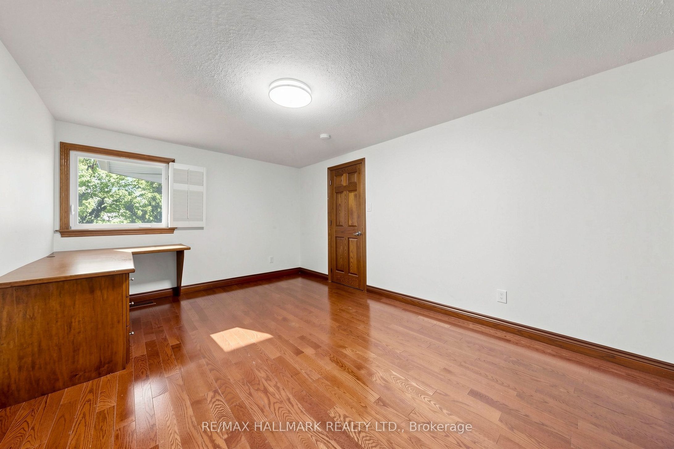 145 Old Surrey Lane Property Photo 17