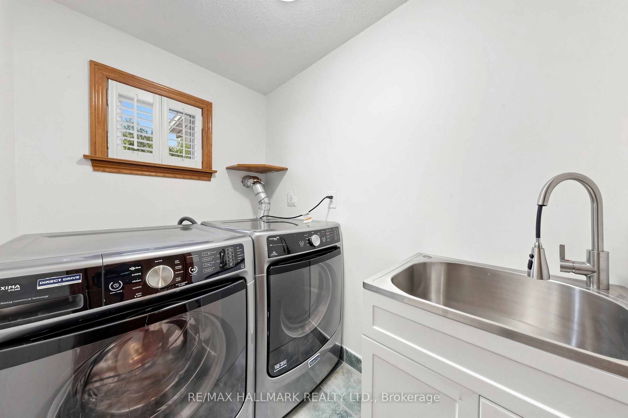 145 Old Surrey Lane Property Photo 20