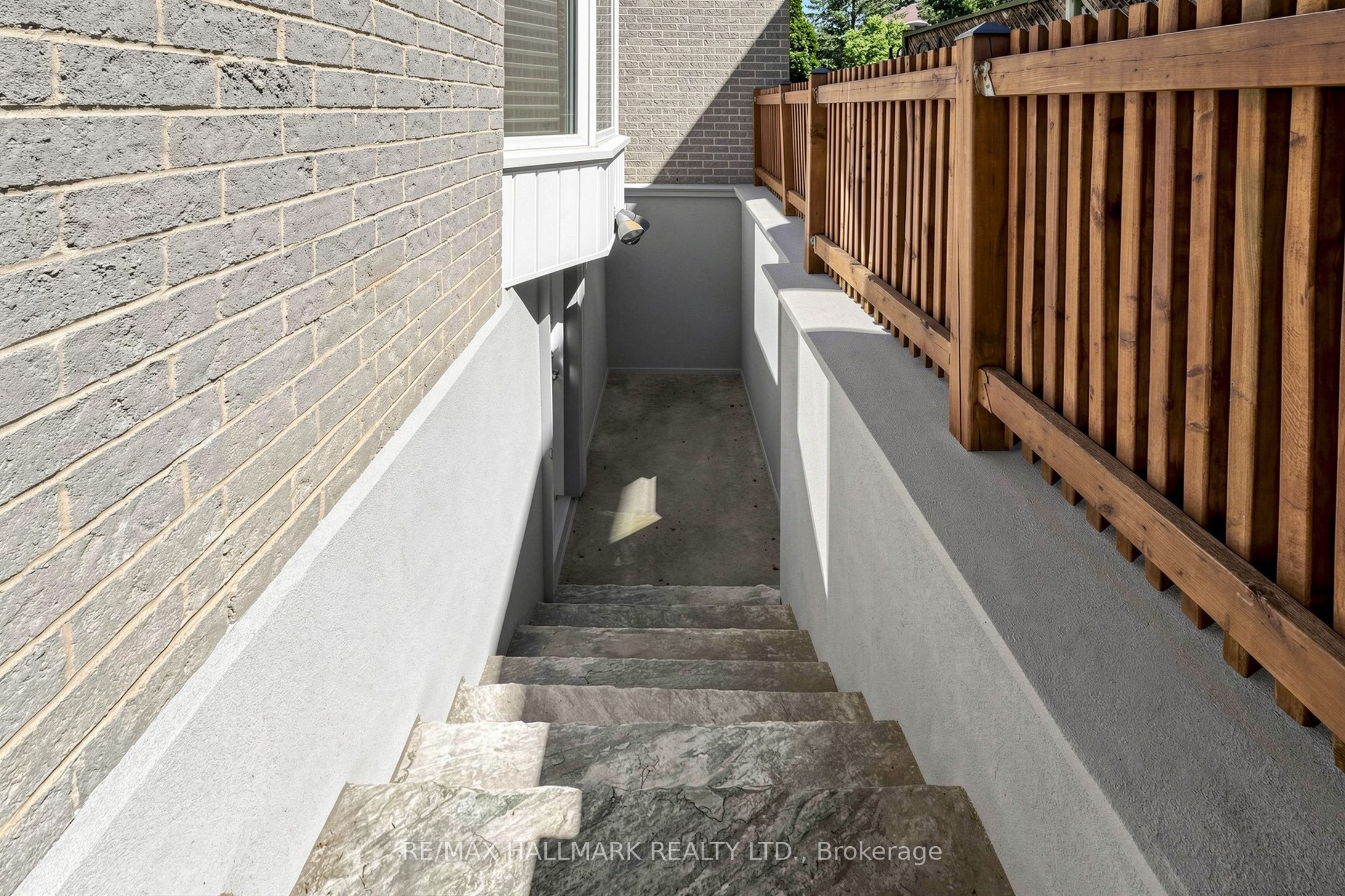145 Old Surrey Lane Property Photo 25