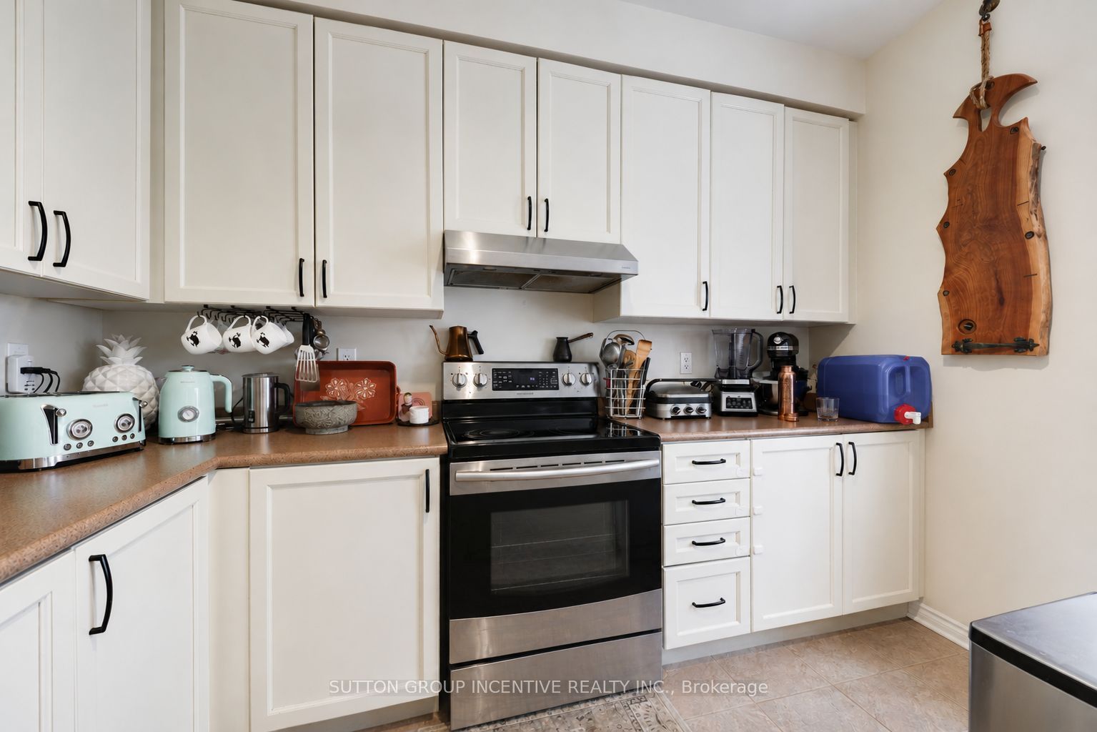 174 Maplewood Drive Property Photo 6