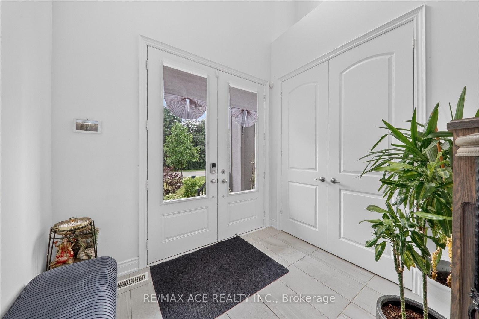 7607 Ninth Line Property Photo 5