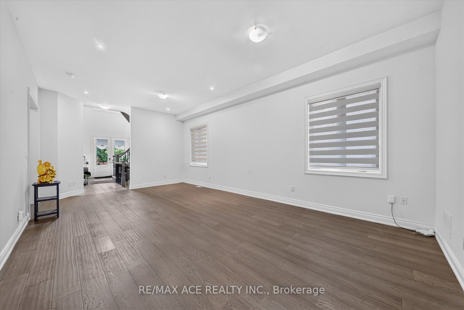 7607 Ninth Line Property Photo 8