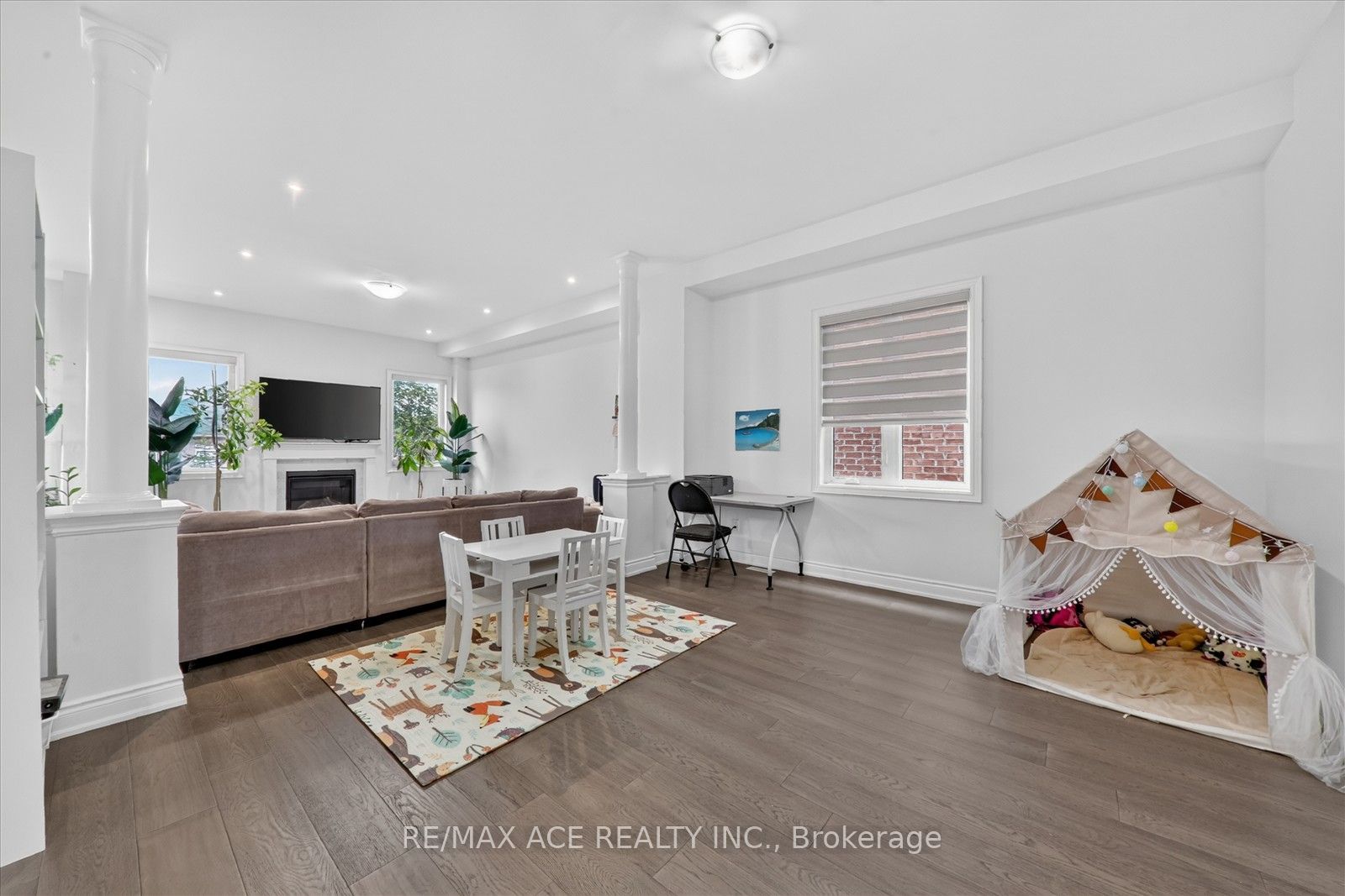 7607 Ninth Line Property Photo 9