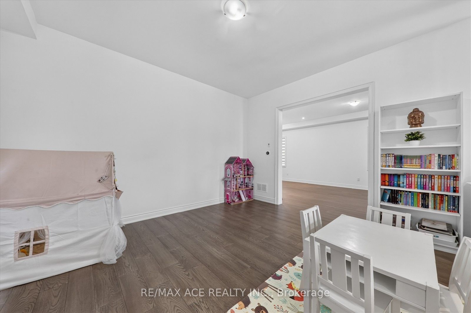 7607 Ninth Line Property Photo 10