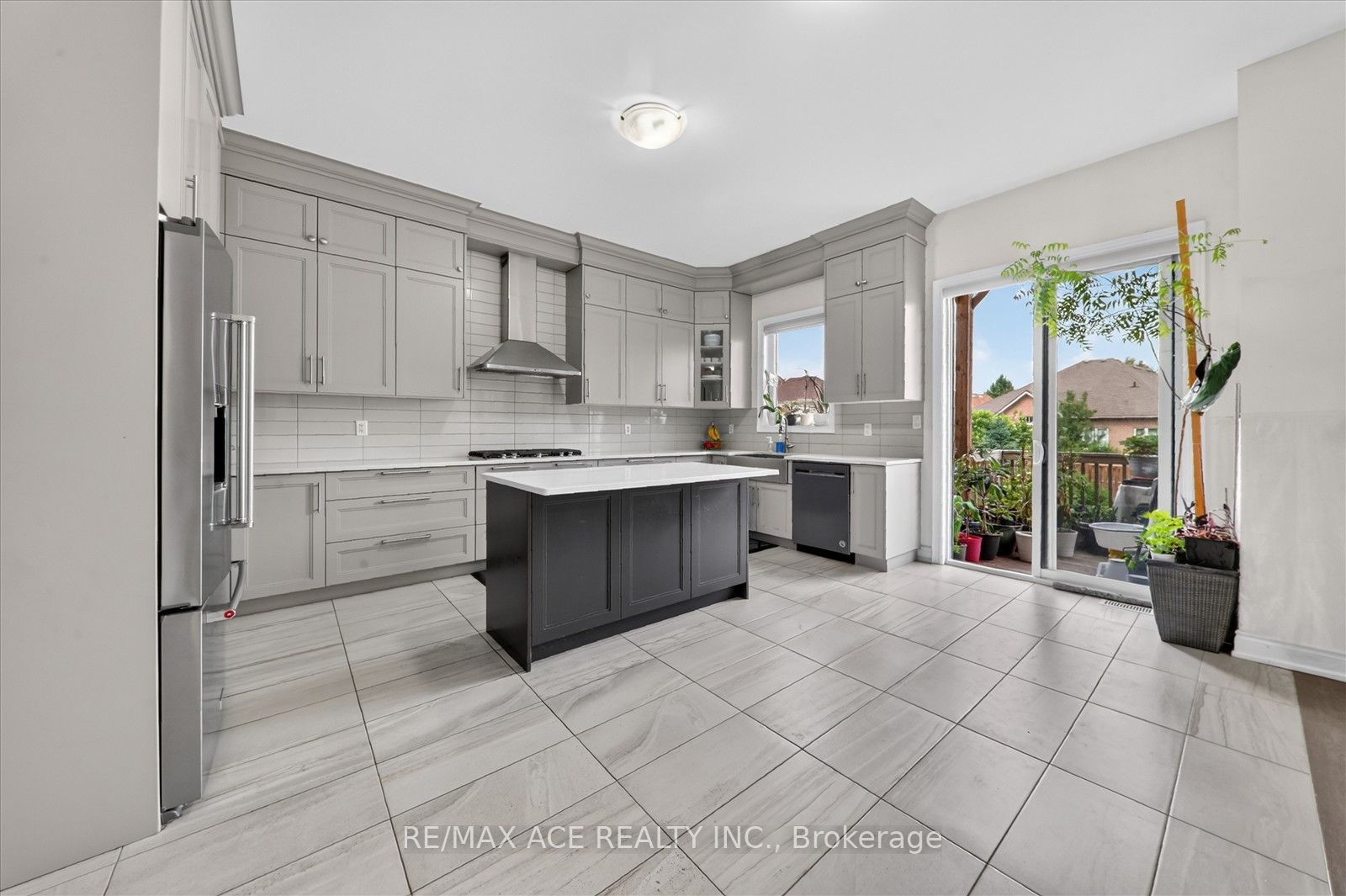 7607 Ninth Line Property Photo 14