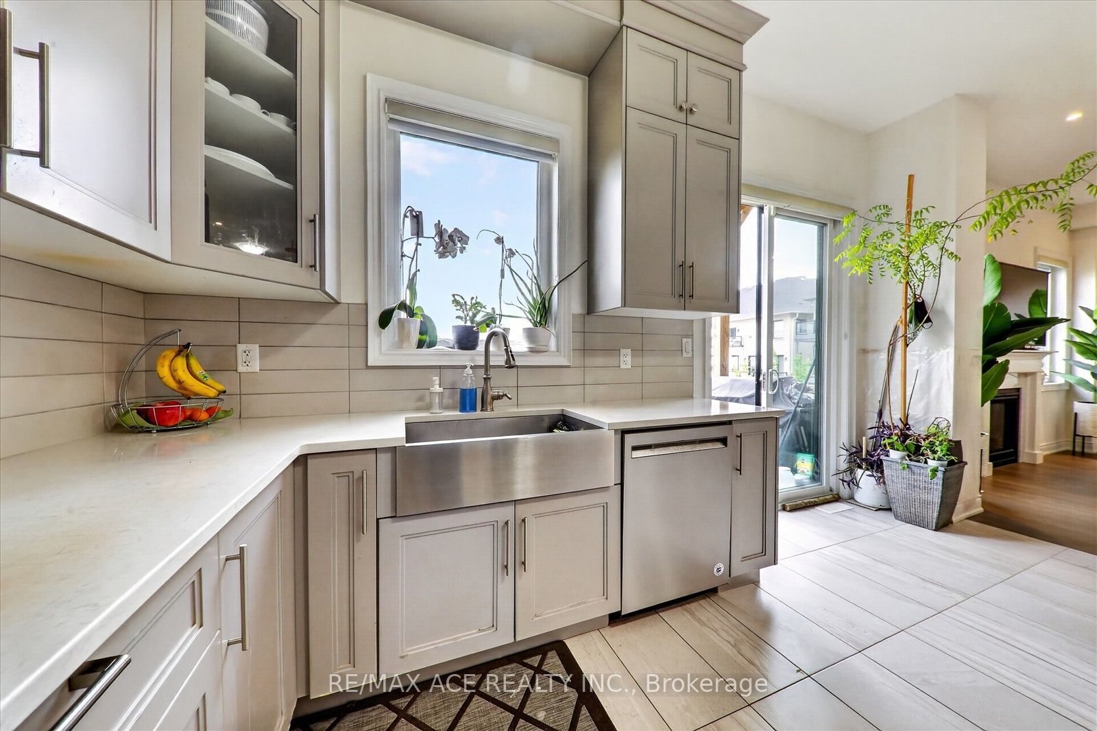 7607 Ninth Line Property Photo 17