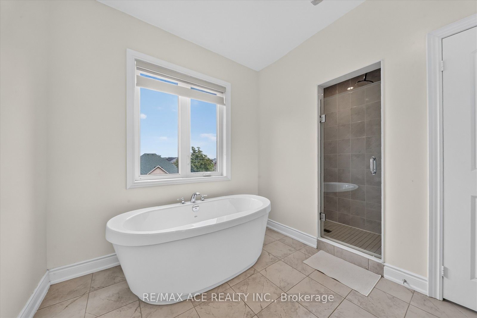 7607 Ninth Line Property Photo 26