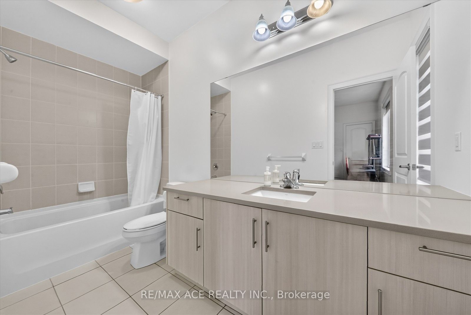 7607 Ninth Line Property Photo 30