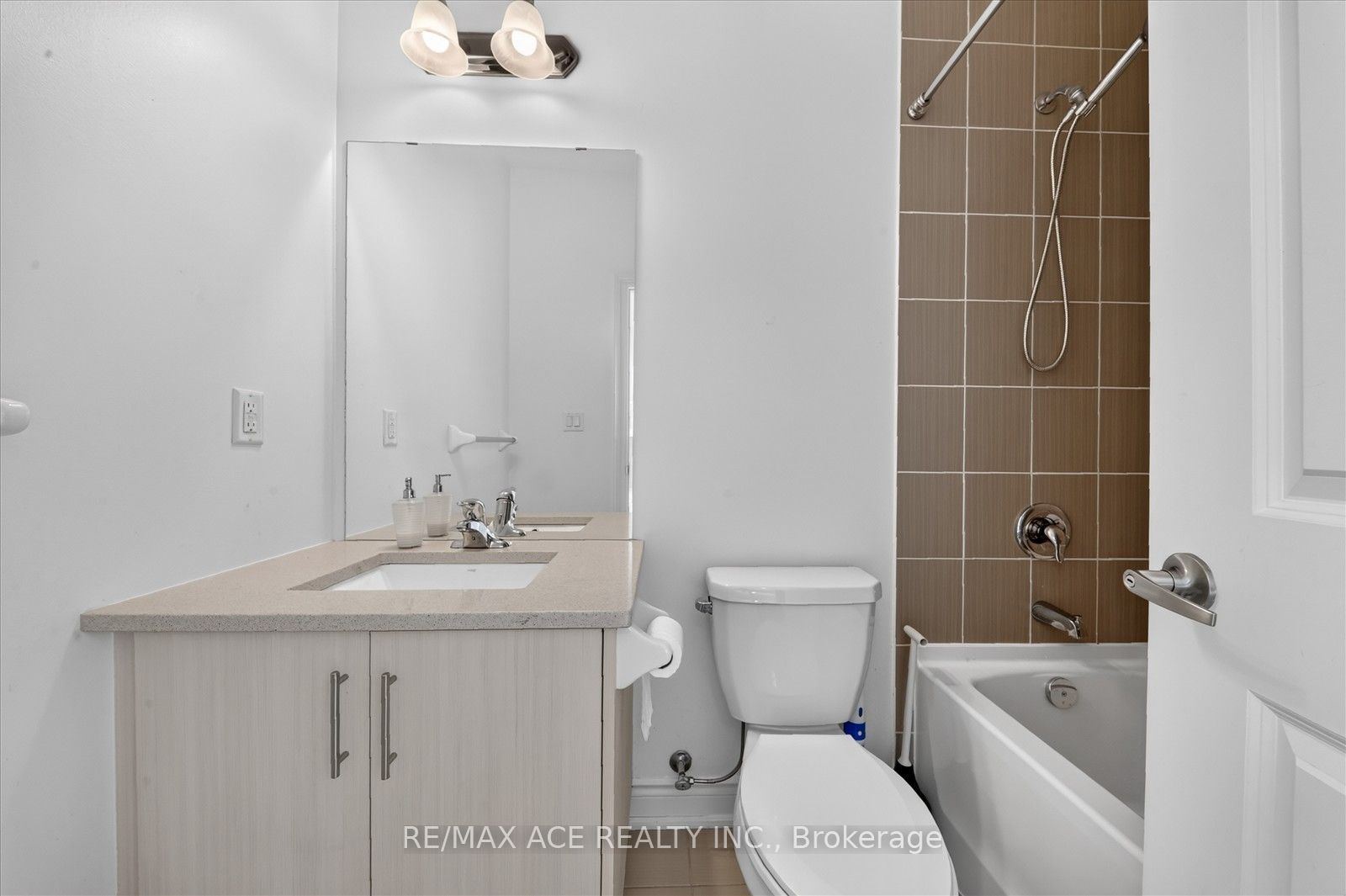 7607 Ninth Line Property Photo 33