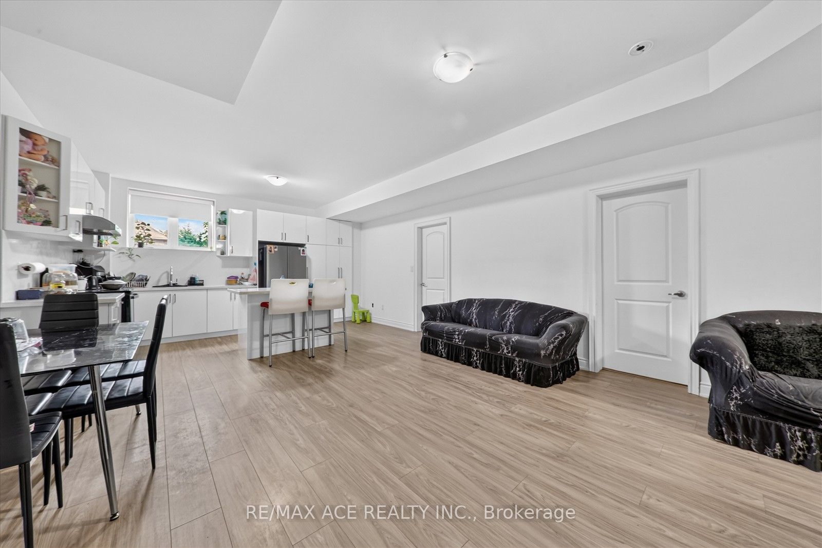 7607 Ninth Line Property Photo 37