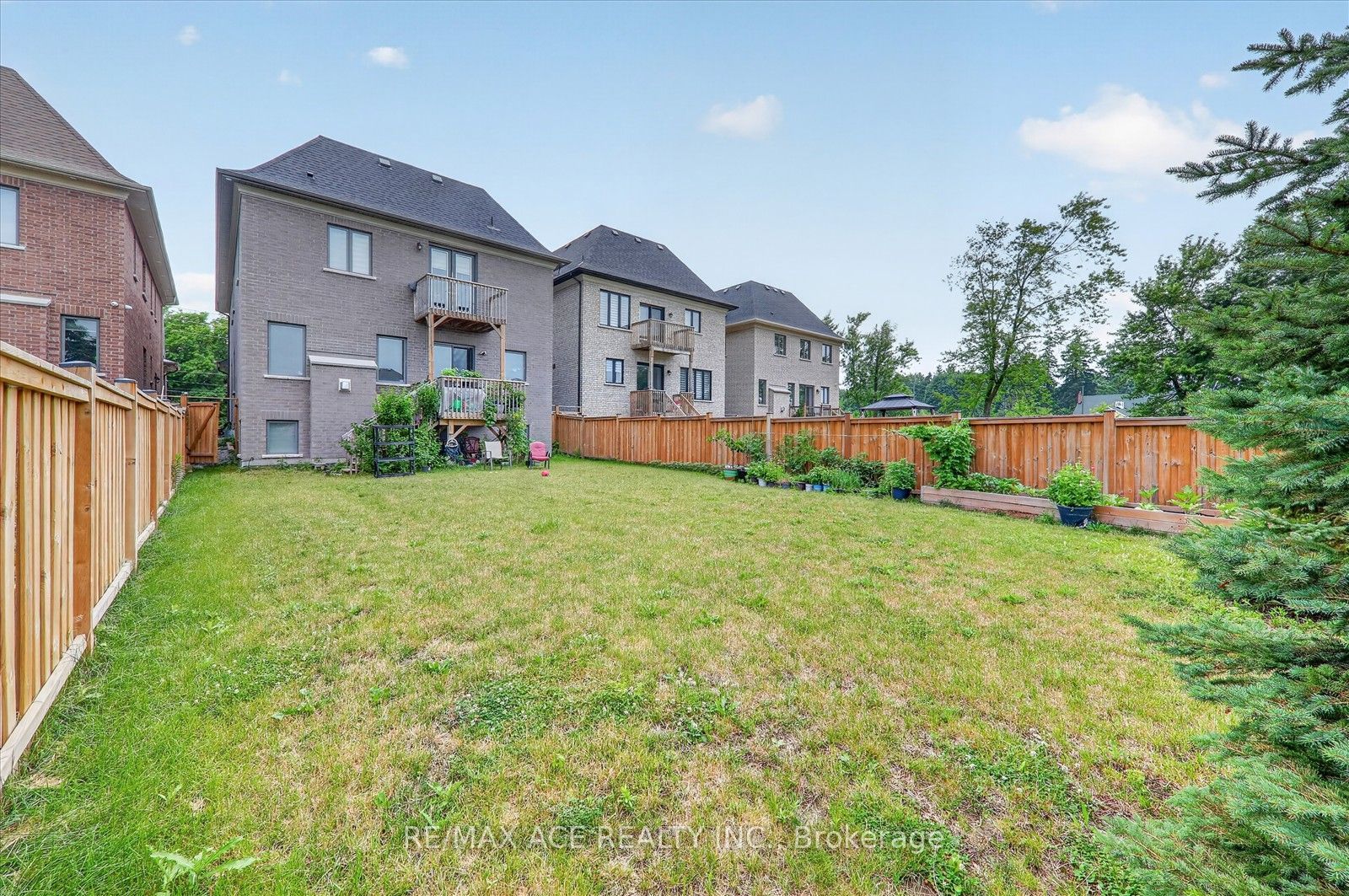 7607 Ninth Line Property Photo 45