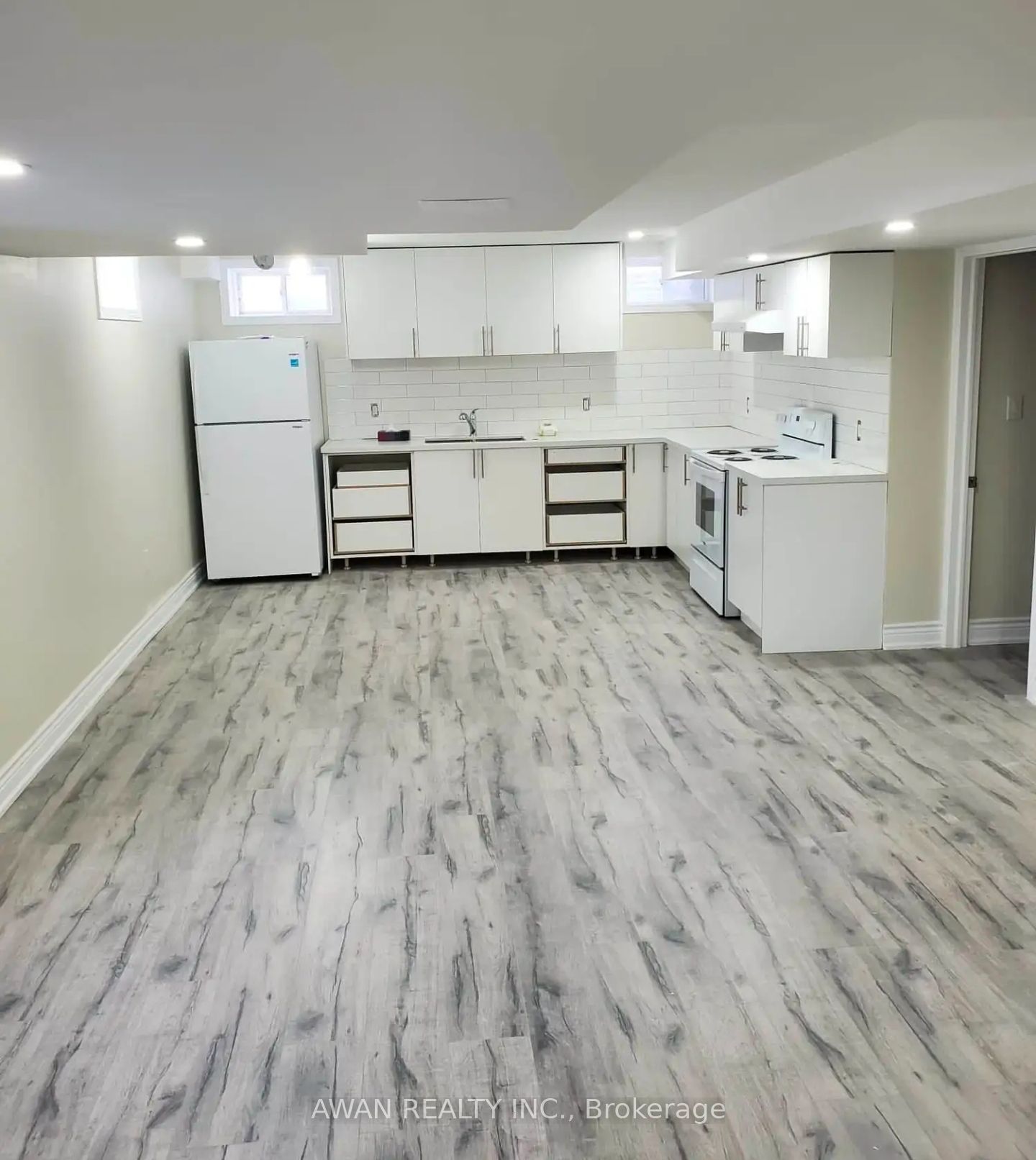 50 Mcdonell Crescent N Basement Property Photo 2