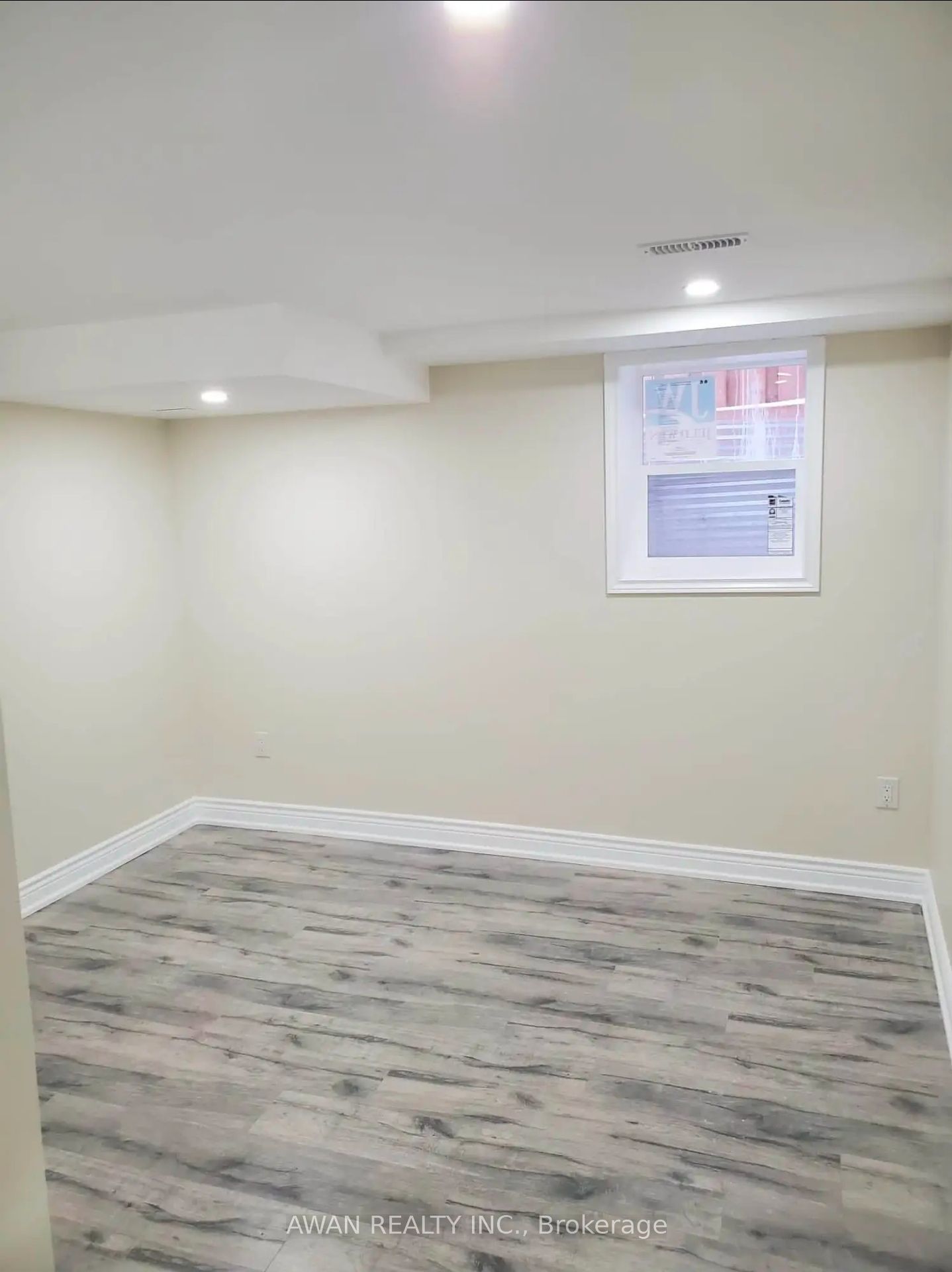 50 Mcdonell Crescent N Basement Property Photo 4
